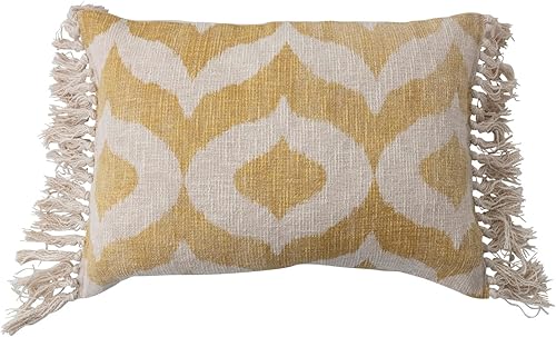 Creative Co-Op Almohada de algodón con patrón lumbar Ikat y borlas, 16 pulgadas de largo x 24 pulgadas de ancho x 2 pulgadas de alto, amarillo