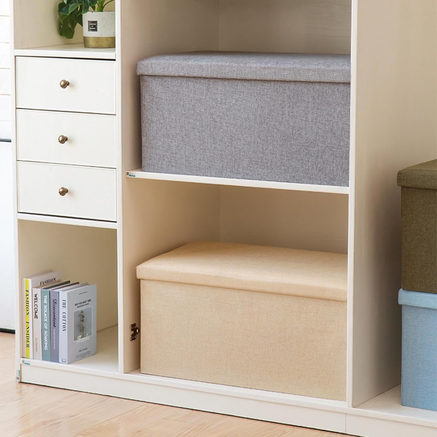 ☆新品未使用☆パリ発 アンティークゴールドとラインストーンの