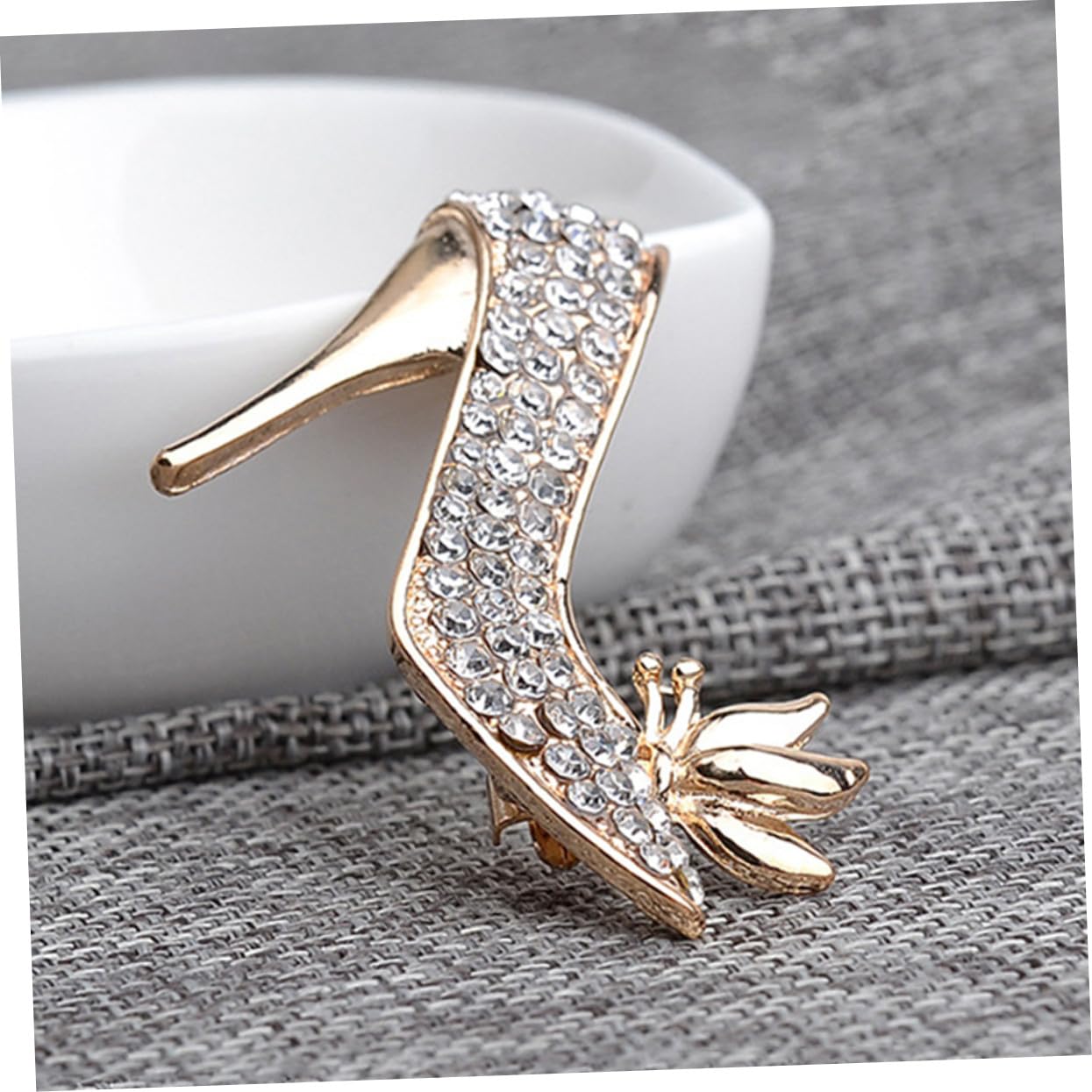 2pcs Women Brooch Pins High Heels Shoes Shape Crystal Rhinestone Decorative Pins Fashion Jewelry Accessories for Wedding Party Clothing — view 2
