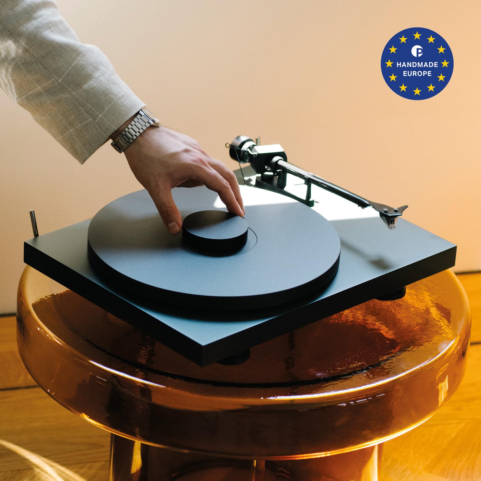 Pro-Ject Debut EVO 2, giradischi audiofili di nuova generazione con braccio in fibra di carbonio, selezione elettronica della velocità e cartuccia Pick it MM EVO premontata, prodotto in Europa (nero