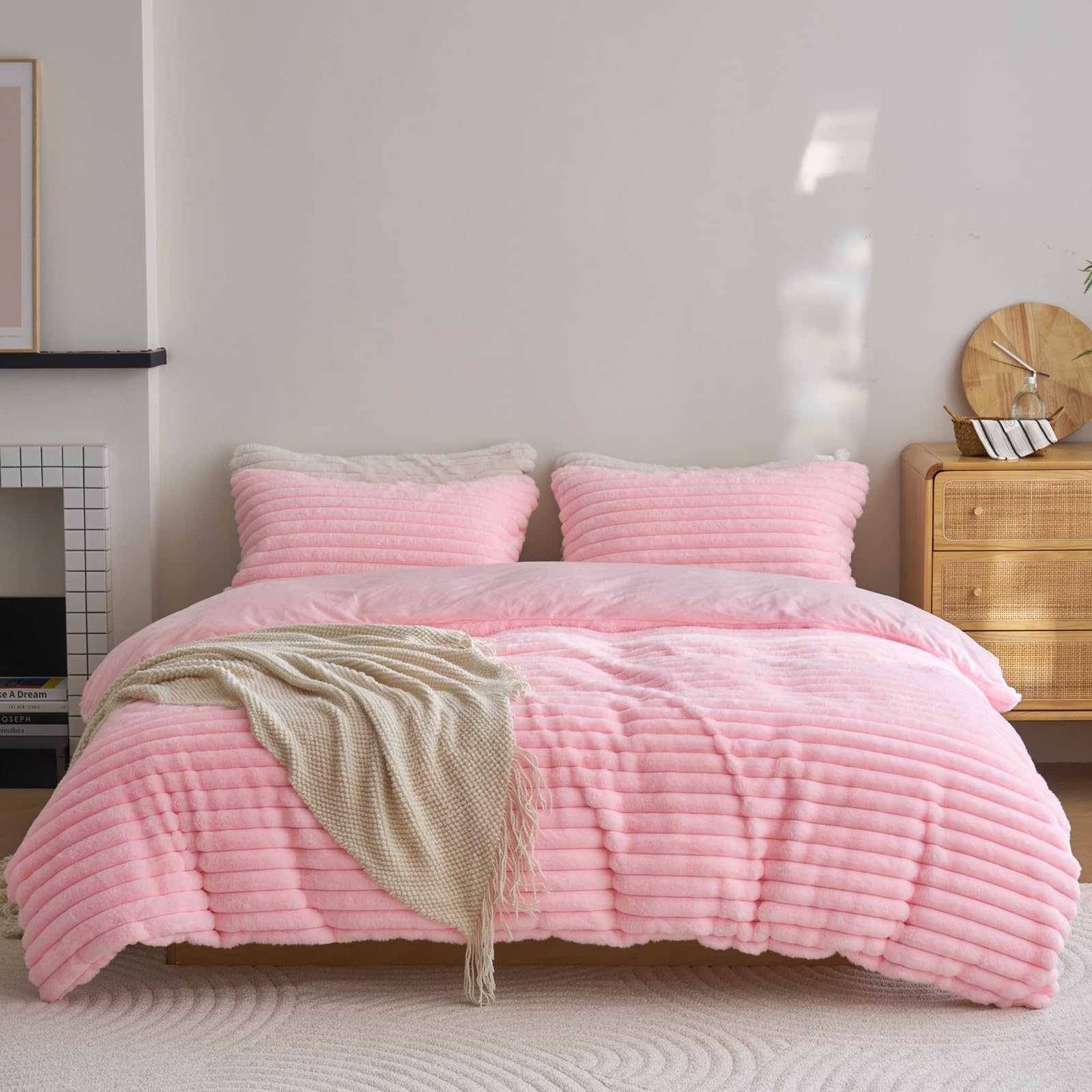 Besfunny Pink Fluffy Comforter Cover Queen Size ，Plush Tufted Bedding 3pcs Set（1 Queen Size Fuzzy Duvet Cover+2 Fur Pillow Cases ） Faux Fur Luxury Bed Set (Pink, Queen)
