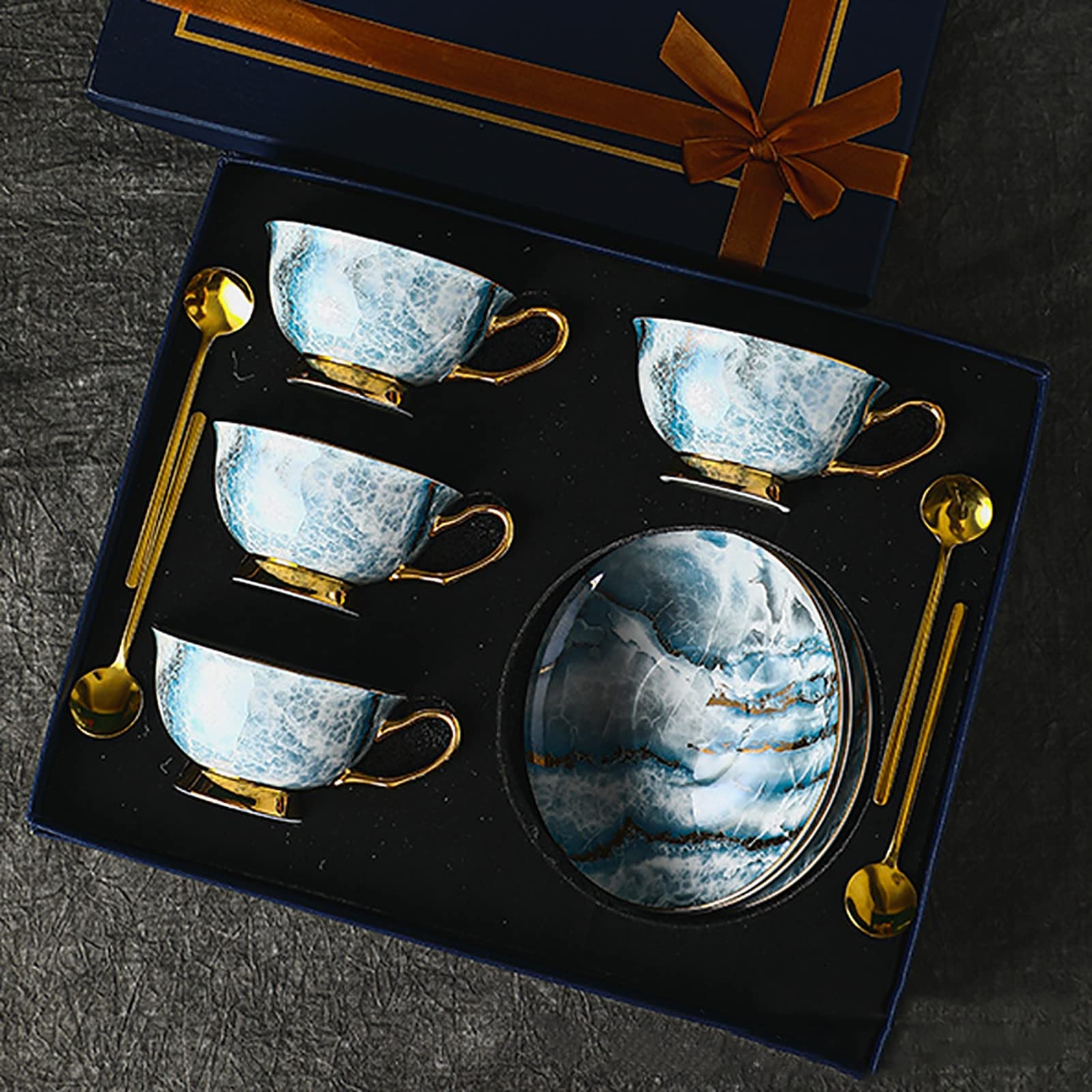 Tasses à café et soucoupes en porcelaine fine avec liseré doré et anse élégante