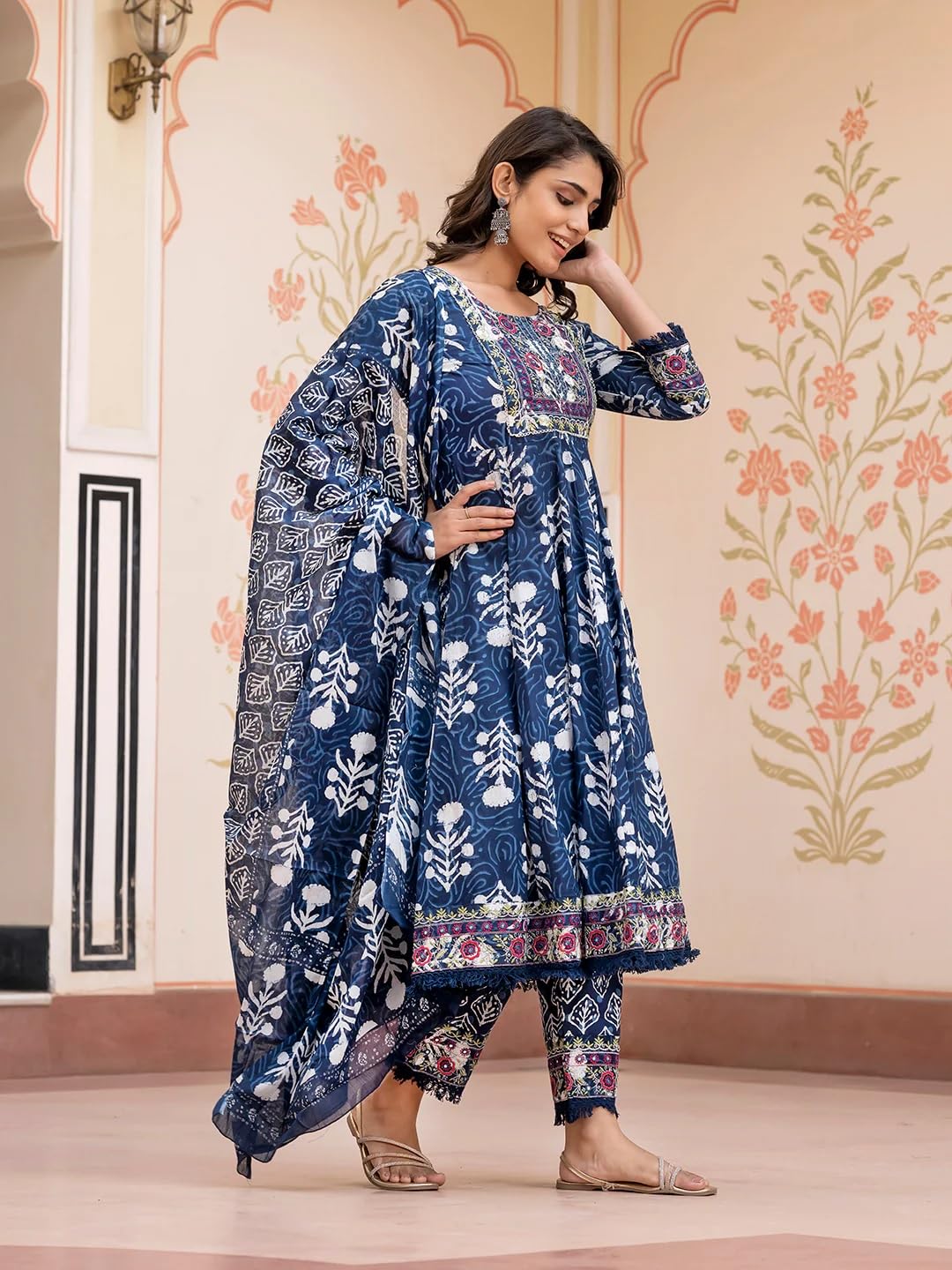 INDACORIFY Indisches Kurti aus bedruckter Baumwolle, schönes Kleid mit Blumendruck und Dupatta-Hose für Damen in Übergröße, Anarkali-Anzug