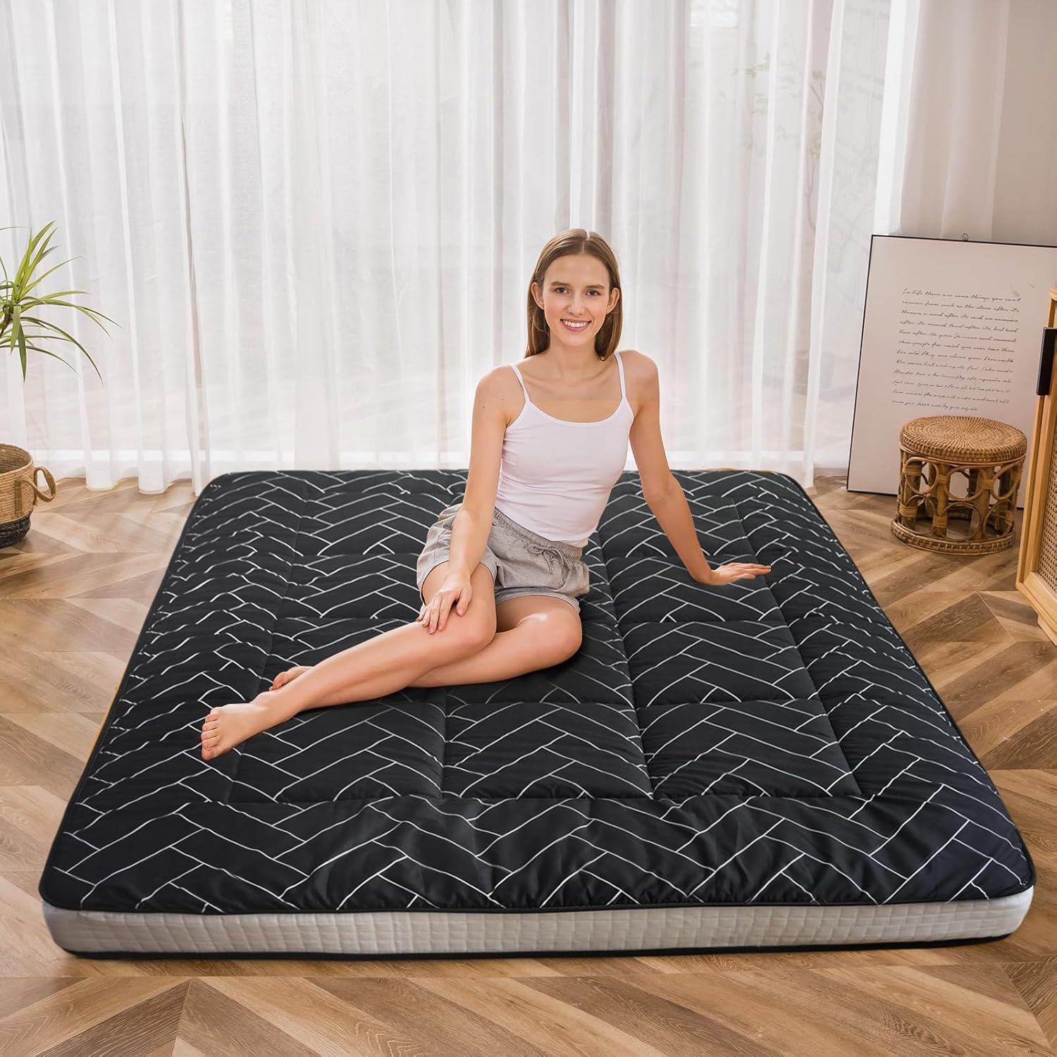 MAXYOYO Black Geometric Pattern Futon Mattress, Japanese Floor Mattress Quilted Bed Mattress Topper, Extra Thick Folding Sleeping Pad Breathable Floor Lounger Guest Bed for Camping Couch, Full