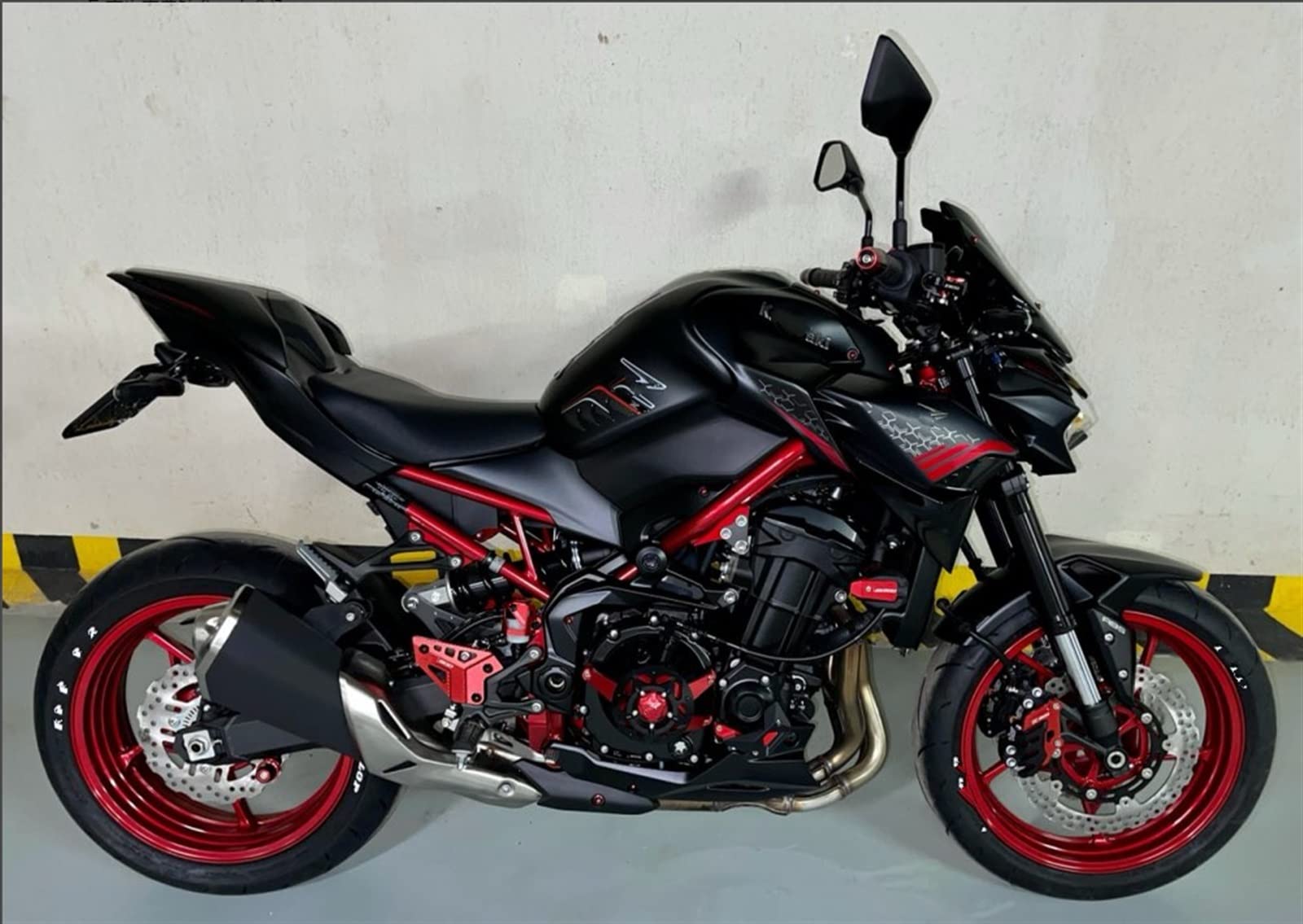 Kit Vis Carrosserie Or Pour Kawasaki Z250 Z650 Z900 Z1000 & Versys – Boulons Alu Billet Colorés – Personnalisation Moto Premium
