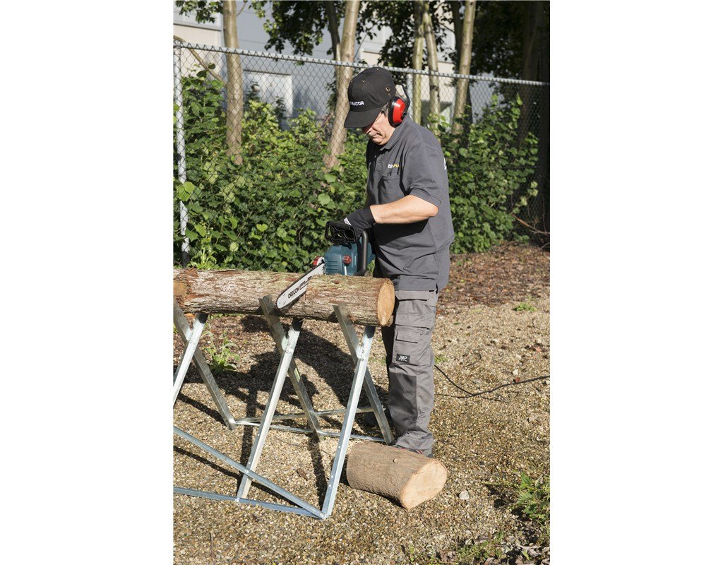 Powerplus POWXQG4040 chainsaw Negro, Verde 2400 W - Sierra eléctrica (40,5 cm, 13,5 m/s, Negro, Verde, 0,23 L, 5 kg, 200 mm)