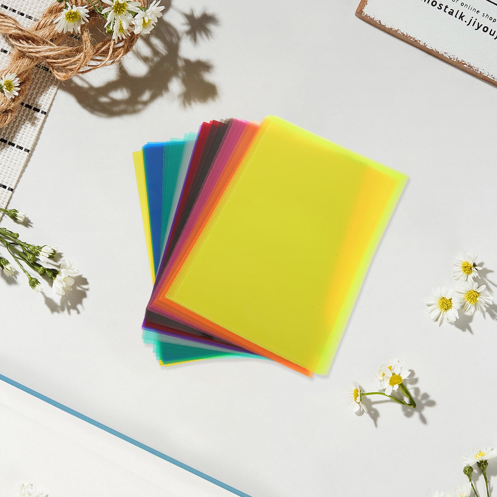 BESTonZON 50 Blatt Buntes Bastelzellophan A4 Transparentpapier aus Pvc Leicht Zuschneidbar für Modellbau und Lichtstreuung Bastelarbeiten