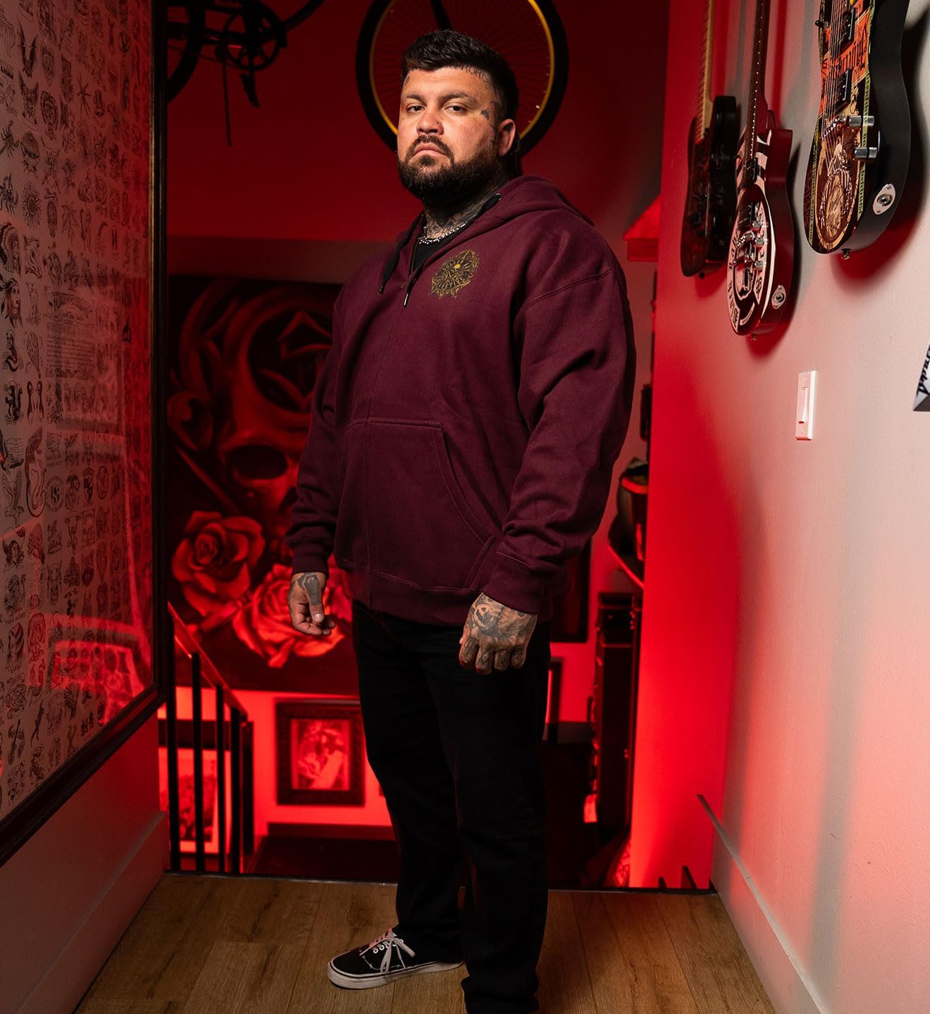 Sullen Men's Filigree Badge Tattoo Lifestyle Graphic Long Sleeve Zip Up Hooded Fleece Sweatshirt Burgundy - Image 6