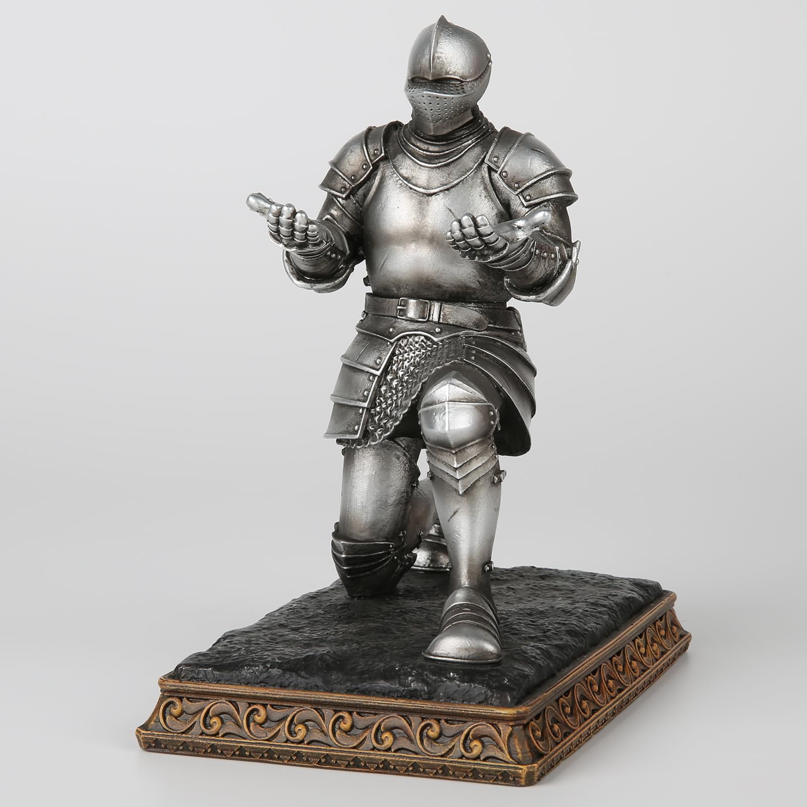 Vineyard Carvings Knight Stifthalter 17,8 cm hoch