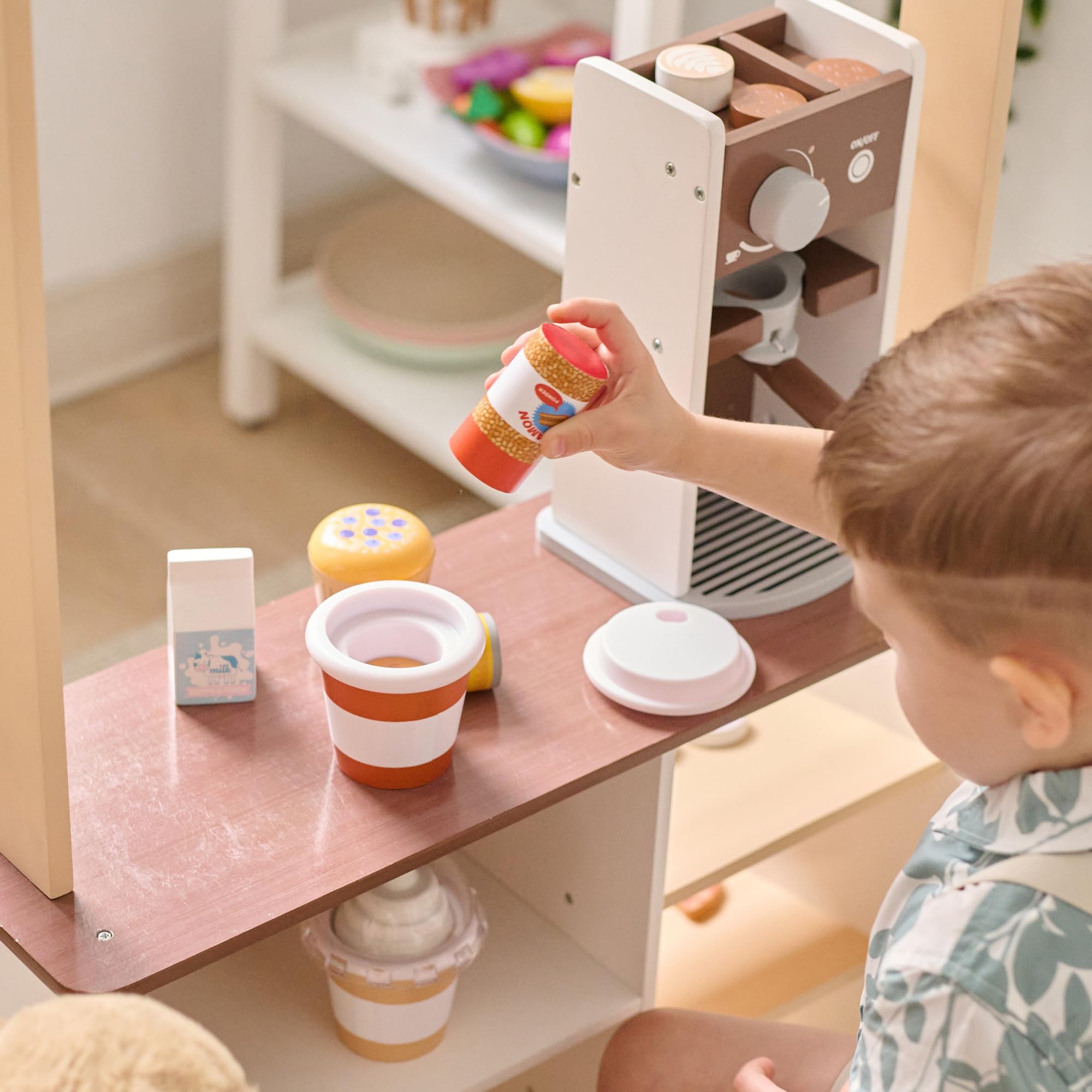 Teamson Kids Espresso Treats Stand café Jouet Bois avec Machine Expresso, pâtisseries, Tasses, Tableau Menu, Panneau Ouvert/fermé, rangements, 29 Accessoires | Machine Expresso, Pâtisseries, Tasses, Tableau Menu, Panneau Ouvert/Fermé