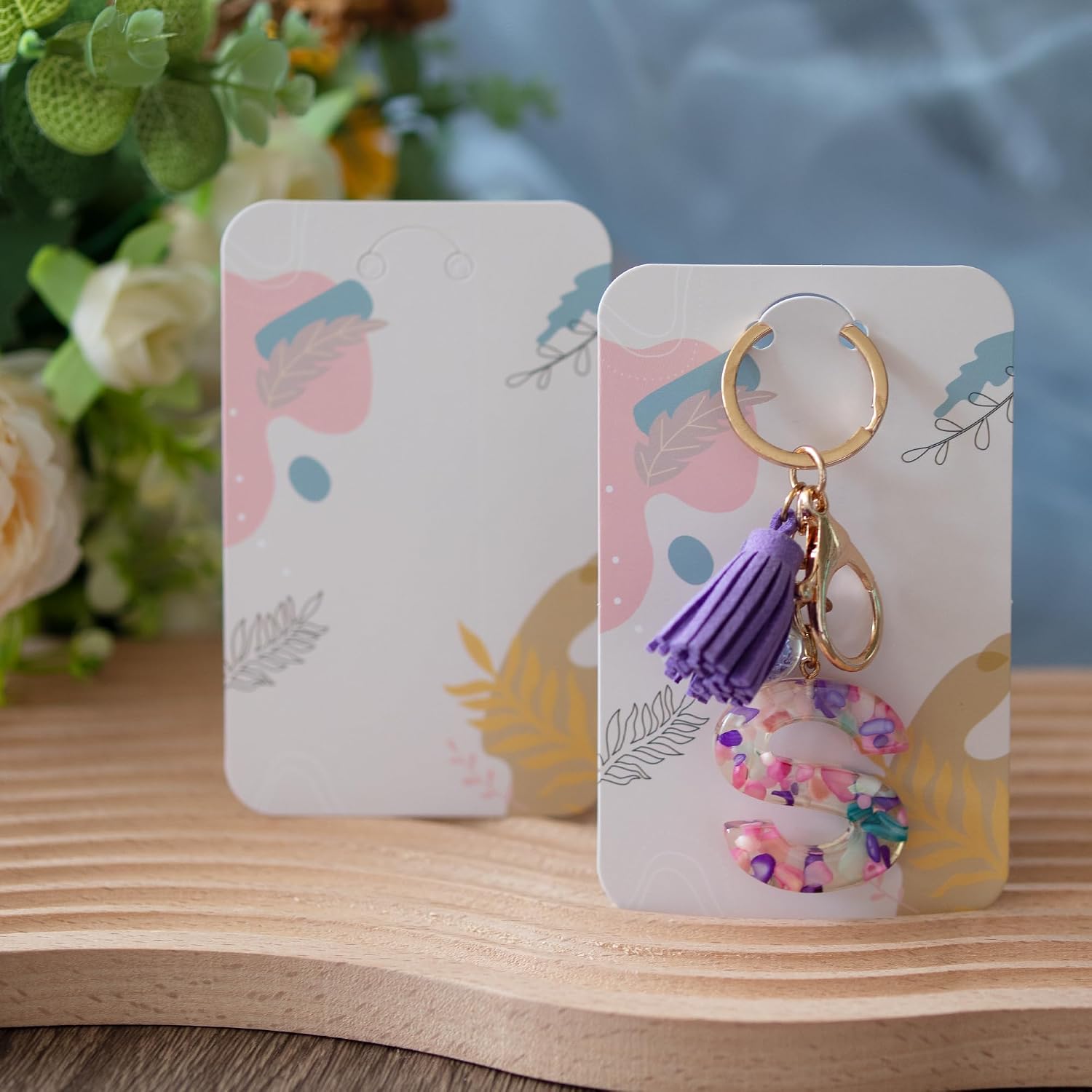 Temlum 100 Pcs Keychain Display Cards with Self-Sealing Bags, 3'' x 4.7'' Keychain Cards Holder for Display Keyring Cards Jewelry Packaging Supplies (Plant)