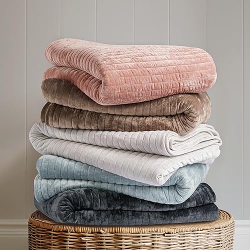 Miniatura 15 de EVERGRACE Velvet Quilt Set King Size, Luxurious Soft Striped Channel Bedding Set, Lightweight Velvet Comforter for All Season, Oversized Bedspread