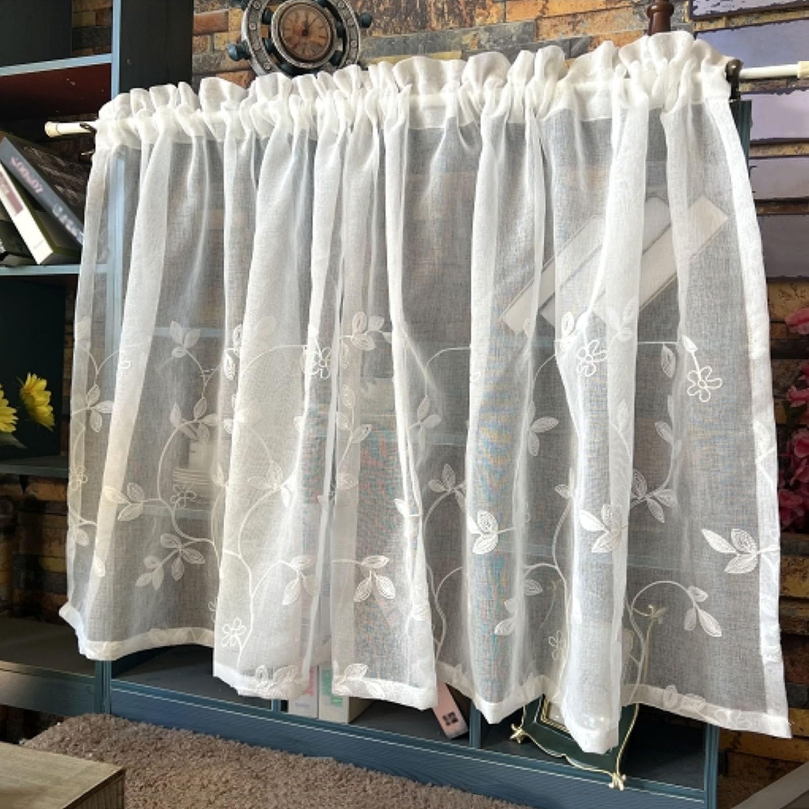 Rideau brodé cantonnière de cuisine : voilage brise-bise contre le vis-à-vis 100x30cm
