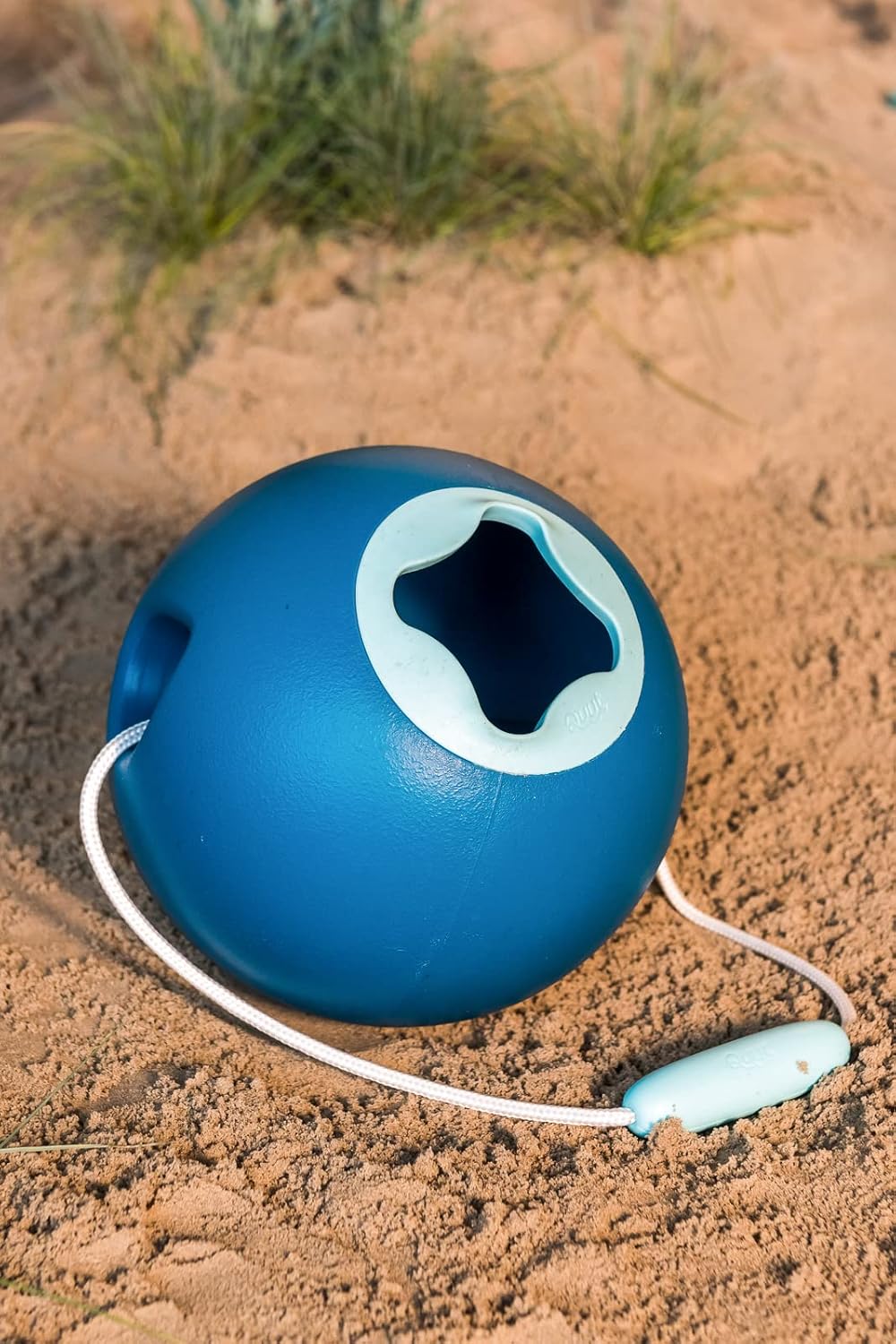 Ballo Beach Bucket for Kids - No Spill Sand and Water Toy - Perfect for Beach, Pool, and Backyard Fun - Durable, Lightweight and Easy to Carry - Great for Summer Water Toys and Camping - Ocean Color