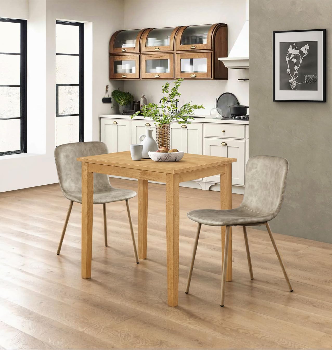 Juego de comedor de roble claro con 2 sillas grises de efecto cuero Hallowood Furniture Ledbury