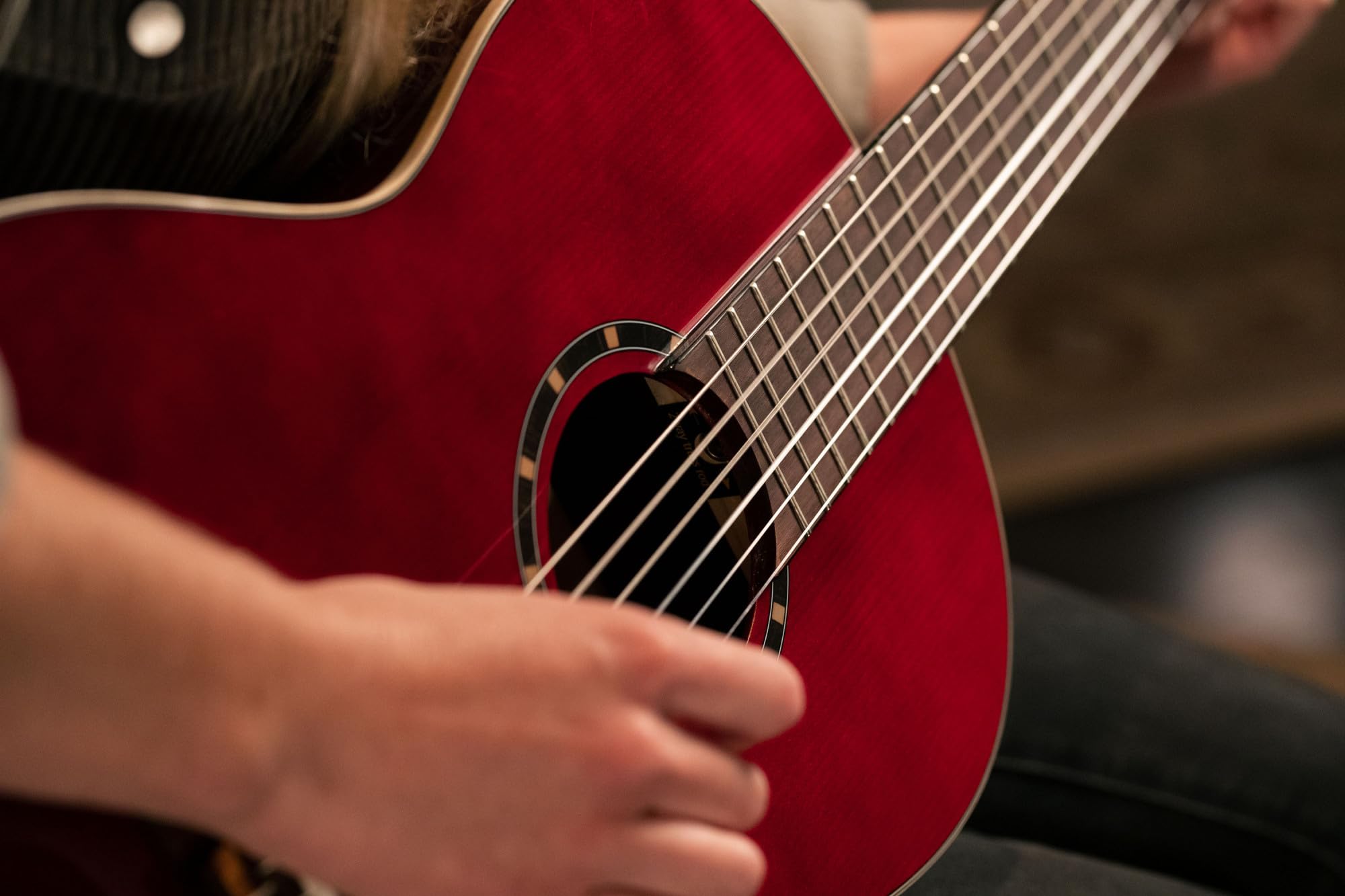 Ortega Guitars Chitarra Concerto Rossa Misura Standard - Serie Family - include Gig Bag - mogano/top in abete (R121WR)
