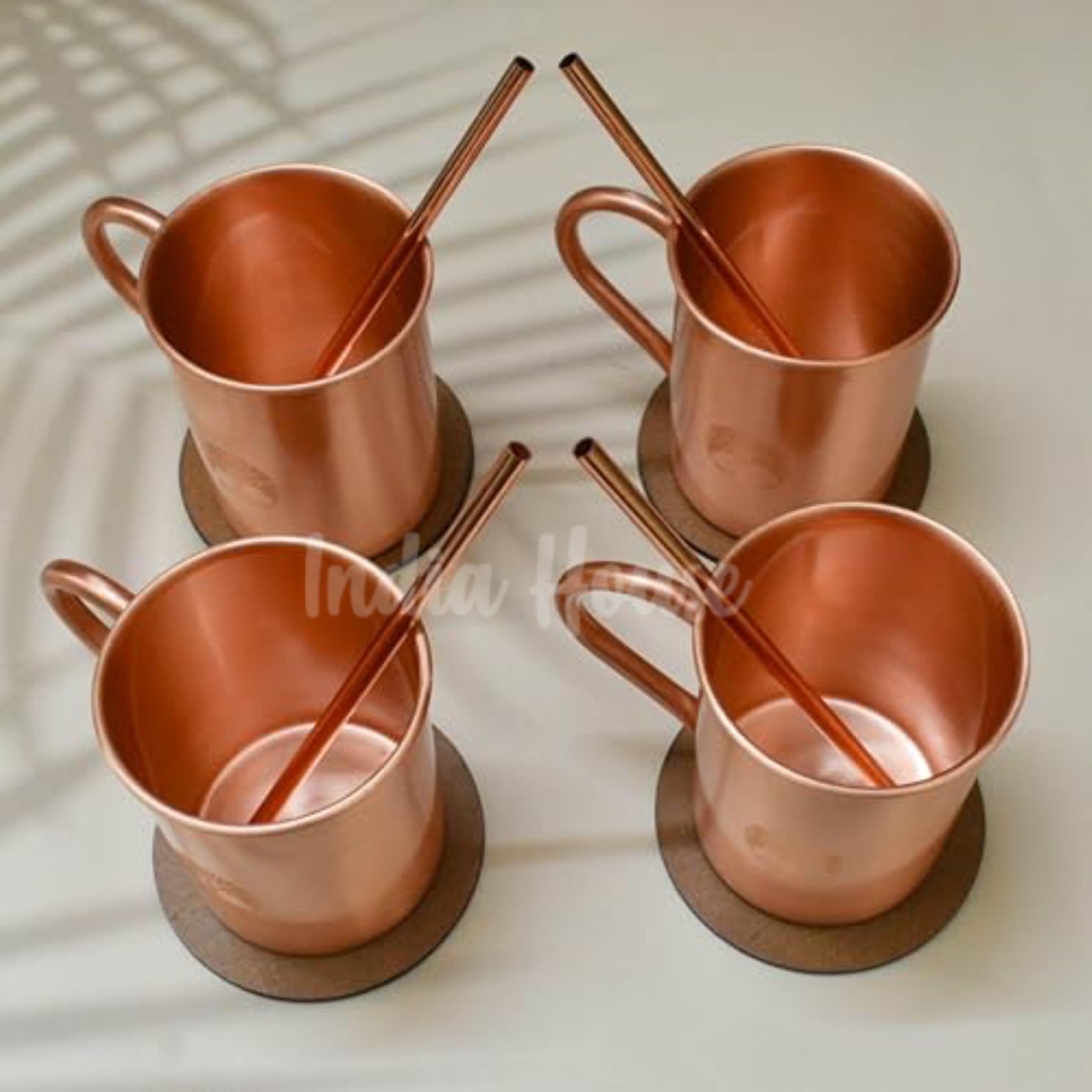 Moscow Mule Copper Mugs – zestaw 4 szklanek z litego miedzi z motywem drzewa, 16 oz, bezpieczne dla żywności i koktajli, zestaw ze słomkami i podstawkami do zimnych napojów, piwa, wini