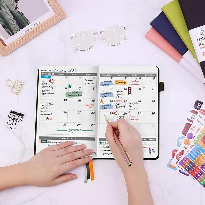 Weekly & Monthly Planner: Date Planning Inspo