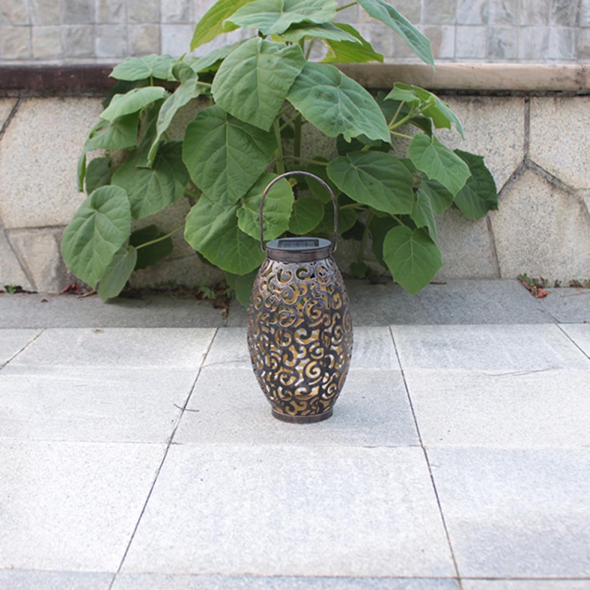 UPKOCH 2pcs Solar Garden Lanterns Decorative Outdoor Hanging Lights Iron Art Hollow-Out Patio Lamps Portable Solar Outdoor Lighting for Garden and Porch