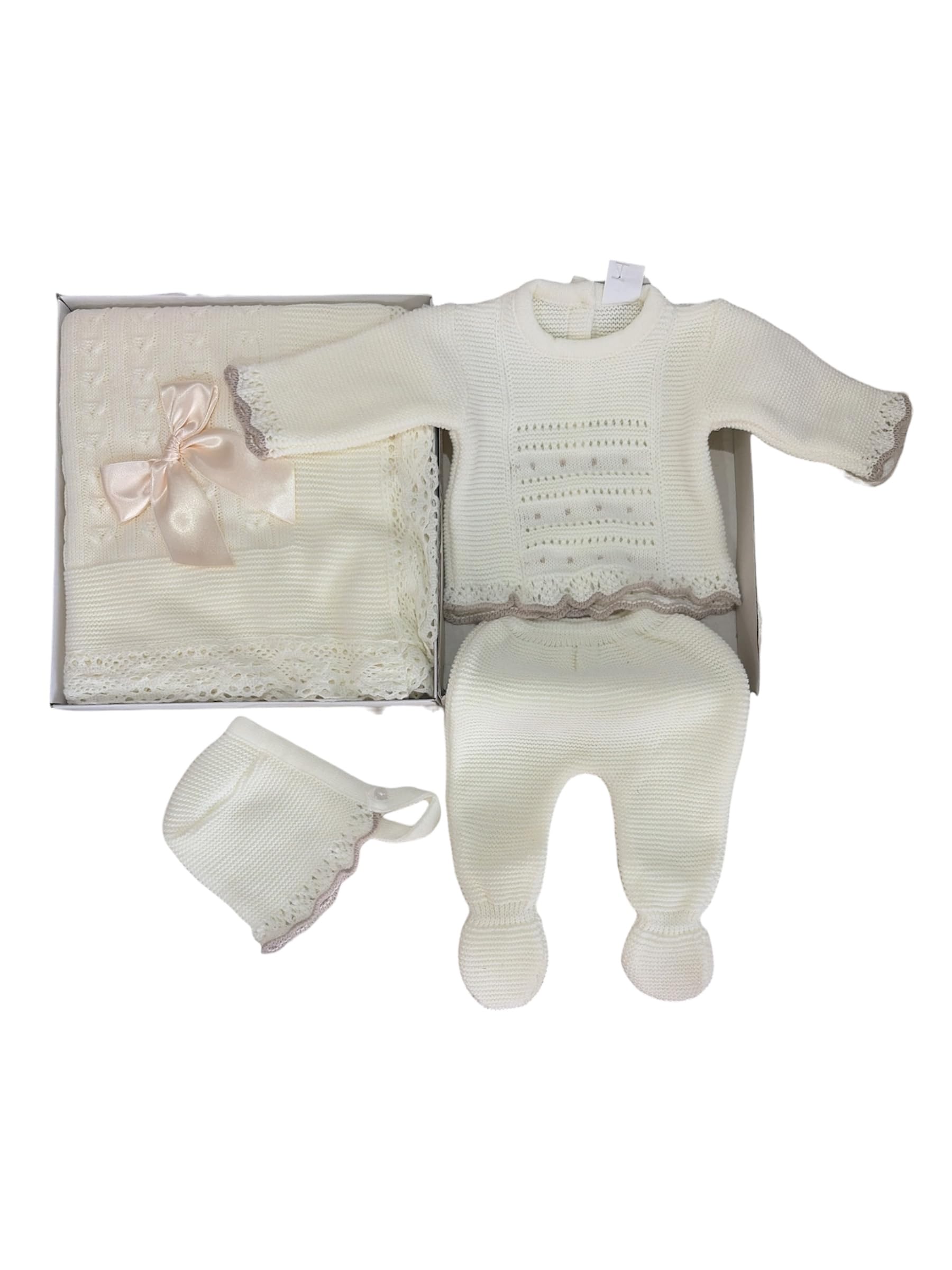 Genérico Conjunto de Ropa para Bebé, Suéter y Pantalón de Punto Beige con Encaje, Gorro y Botines, 4 Piezas. Talla 1mes. Primera puesta. Invierno. Lana. Acrilico 100%
