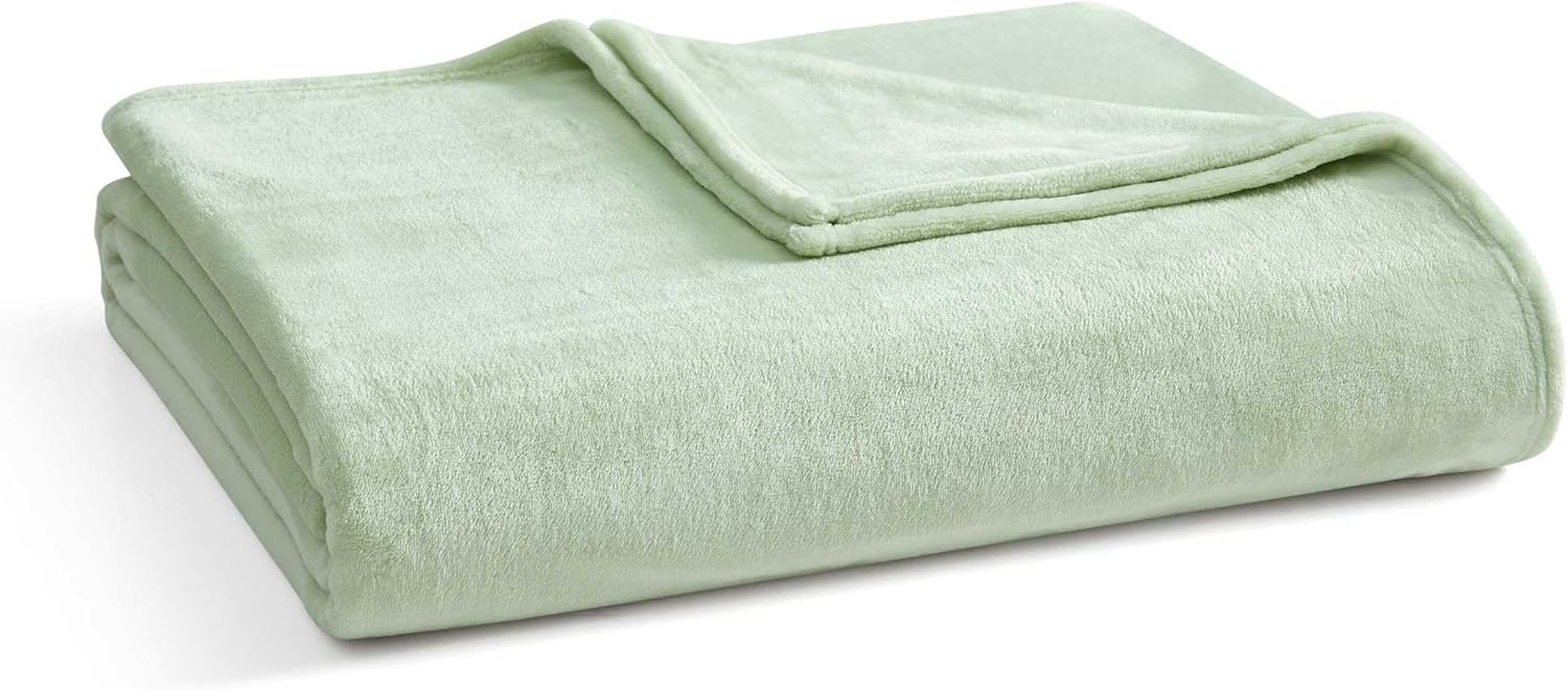 Martha Stewart - Queen Size Blanket, Ultra-Soft Plush Fleece Throw Blanket with Double-Needle Stitching, 350 GSM, Medium Weight Bedding for Bed or Couch (Bedford Solid Green) - Image 2