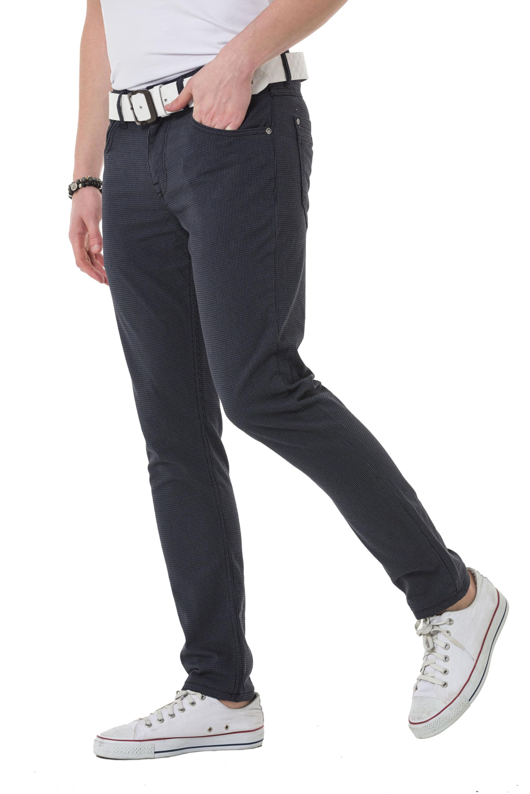 Cipo & Baxx Herren Fashion Hose | Destroyed, Ripped & Used Look Denim mit Ziernähten | Fashion & Biker Style | Denim Hose für Herren mit Slim oder Regular Fit, Bikerstyle, Strass, Destroyed Effekte, Fünf Taschen und Knopf/Reißverschluss