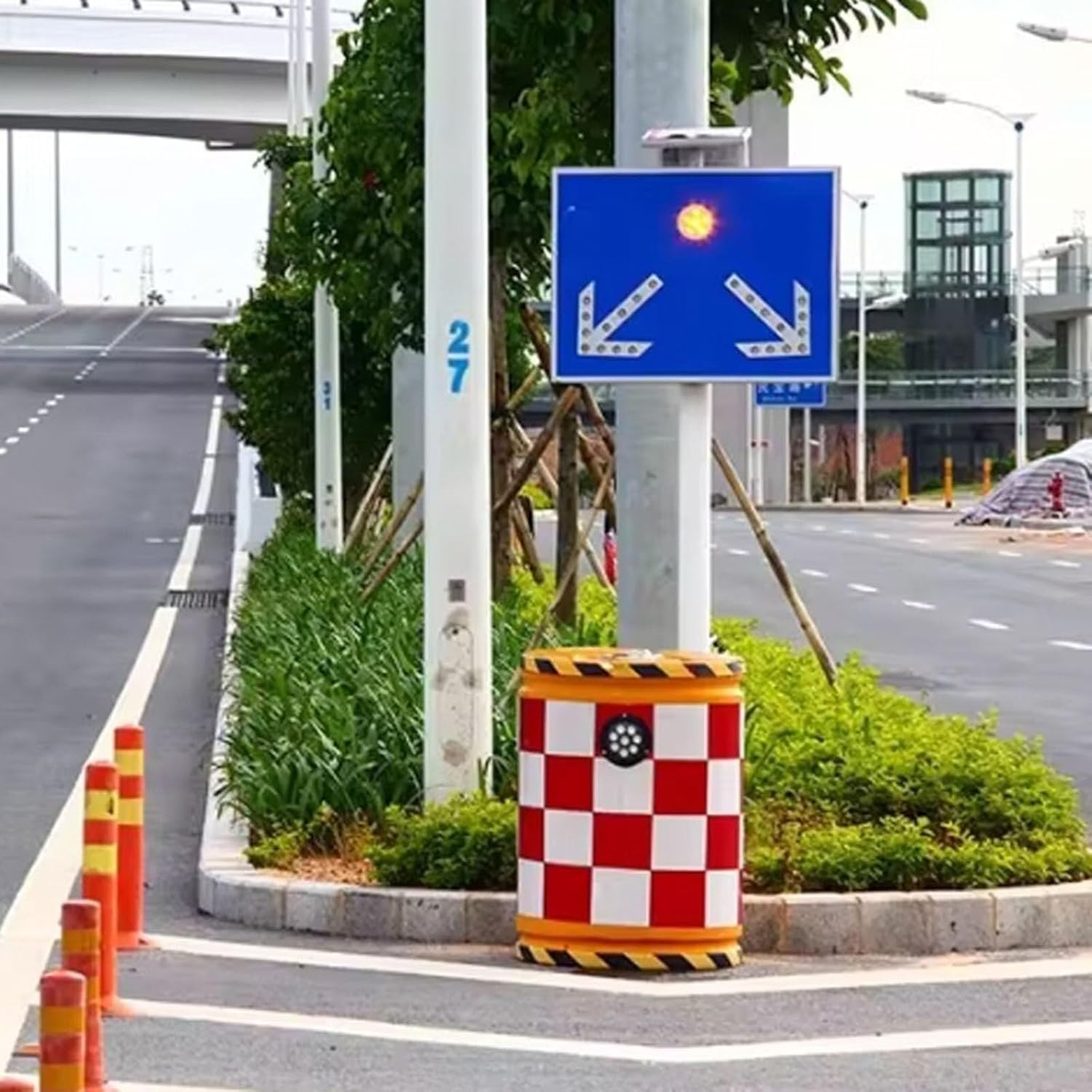 Fork Road Traffic Sign Solar Light Arrow Lane Sign Metal Aluminum Luminous Traffic Sign Advanced Reflective Film Traffic Sign(40 * 60cm)