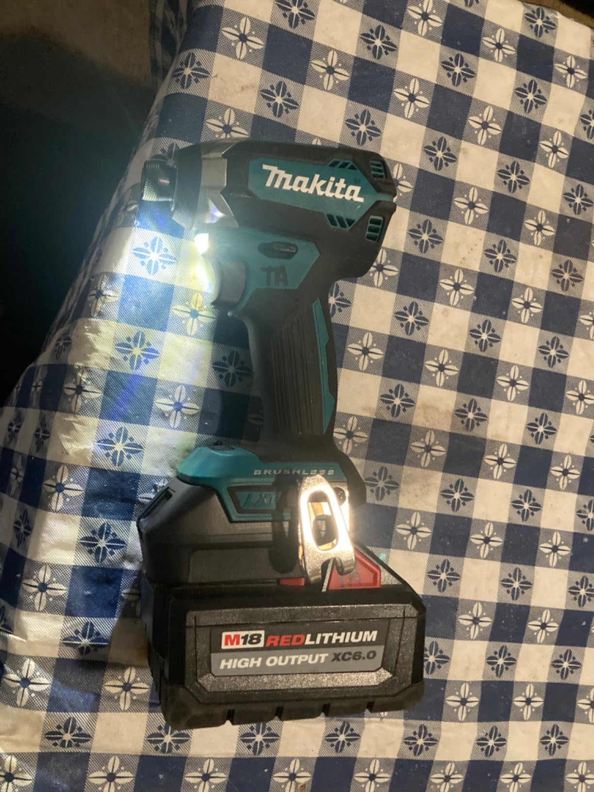 Battery Adapter – Use Your Milwaukee M18 Or DeWalt 20v Batteries On Makita 18v Tools