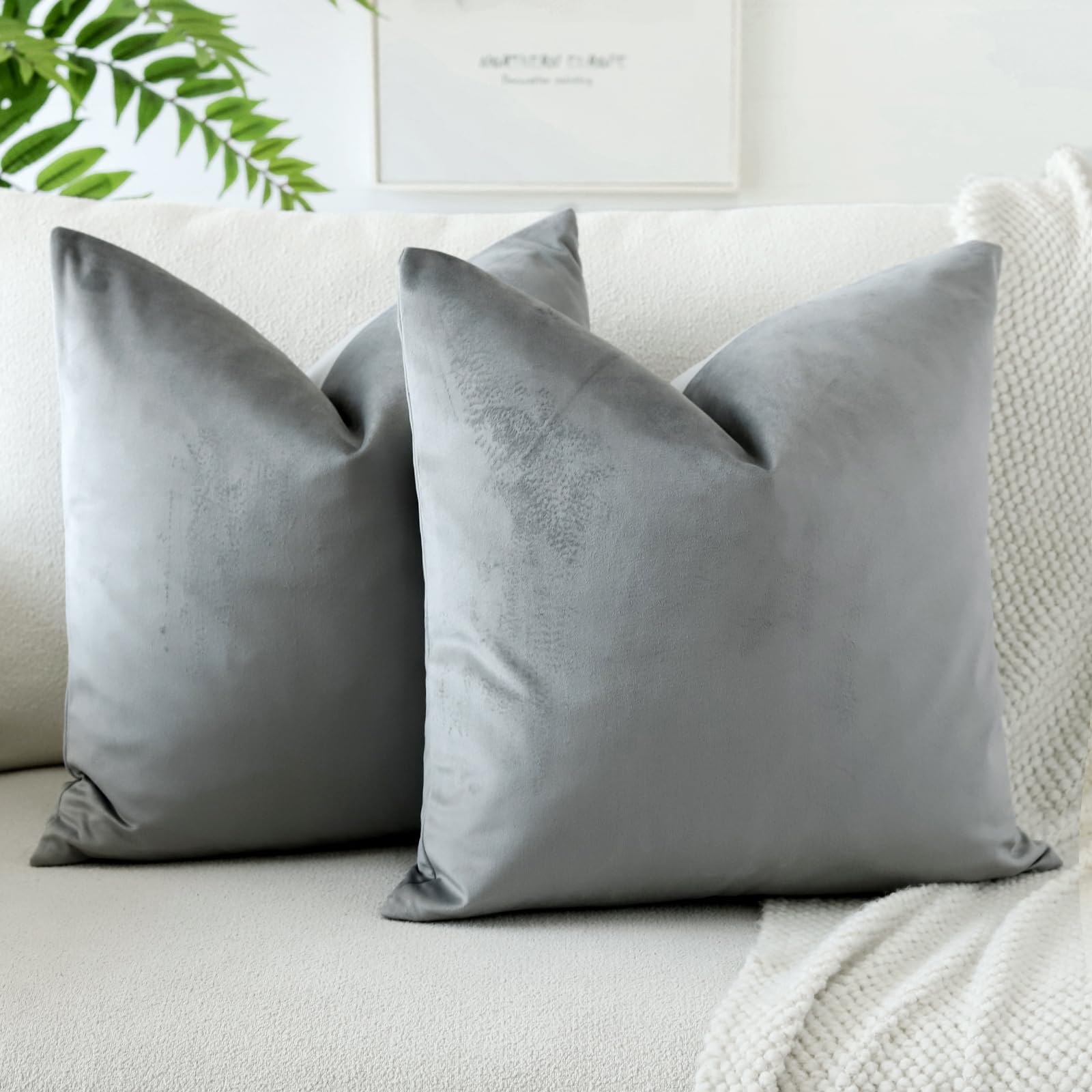 Housses de coussin 55x55 velours gris OTOSTAR pour rénover un canapé usé