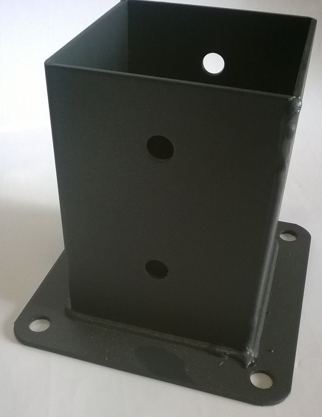 PORTAPILASTRO A BICCHIERE 200X200X3 ZB