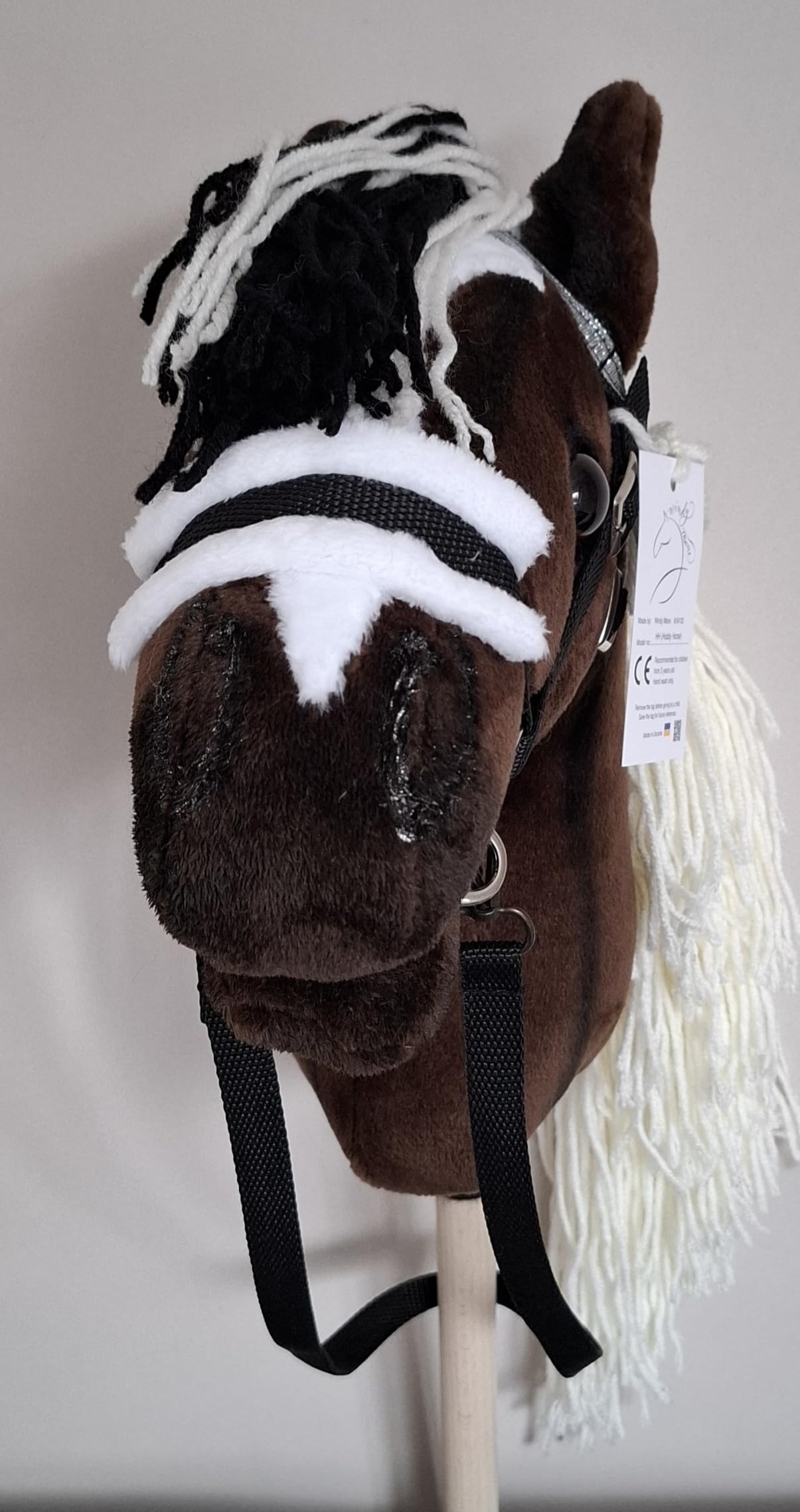 Set Hobby Horse Pferd Braun mit zusätzlichem roten Zaumzeug - Steckenpferd A3 mid Abnehmbare Trense