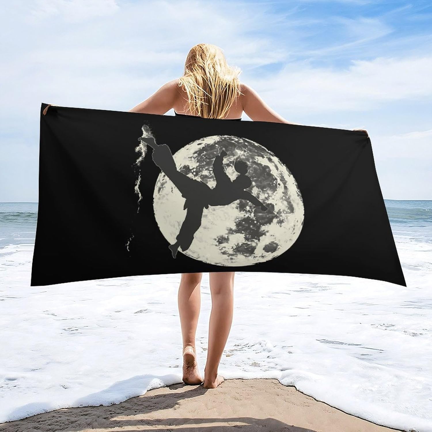 Silhouette Karate Martial ArtsTaekwondo Microfiber Beach Towel Oversized Quick Dry Bath Towels for Swimming Pool Camping Picnic