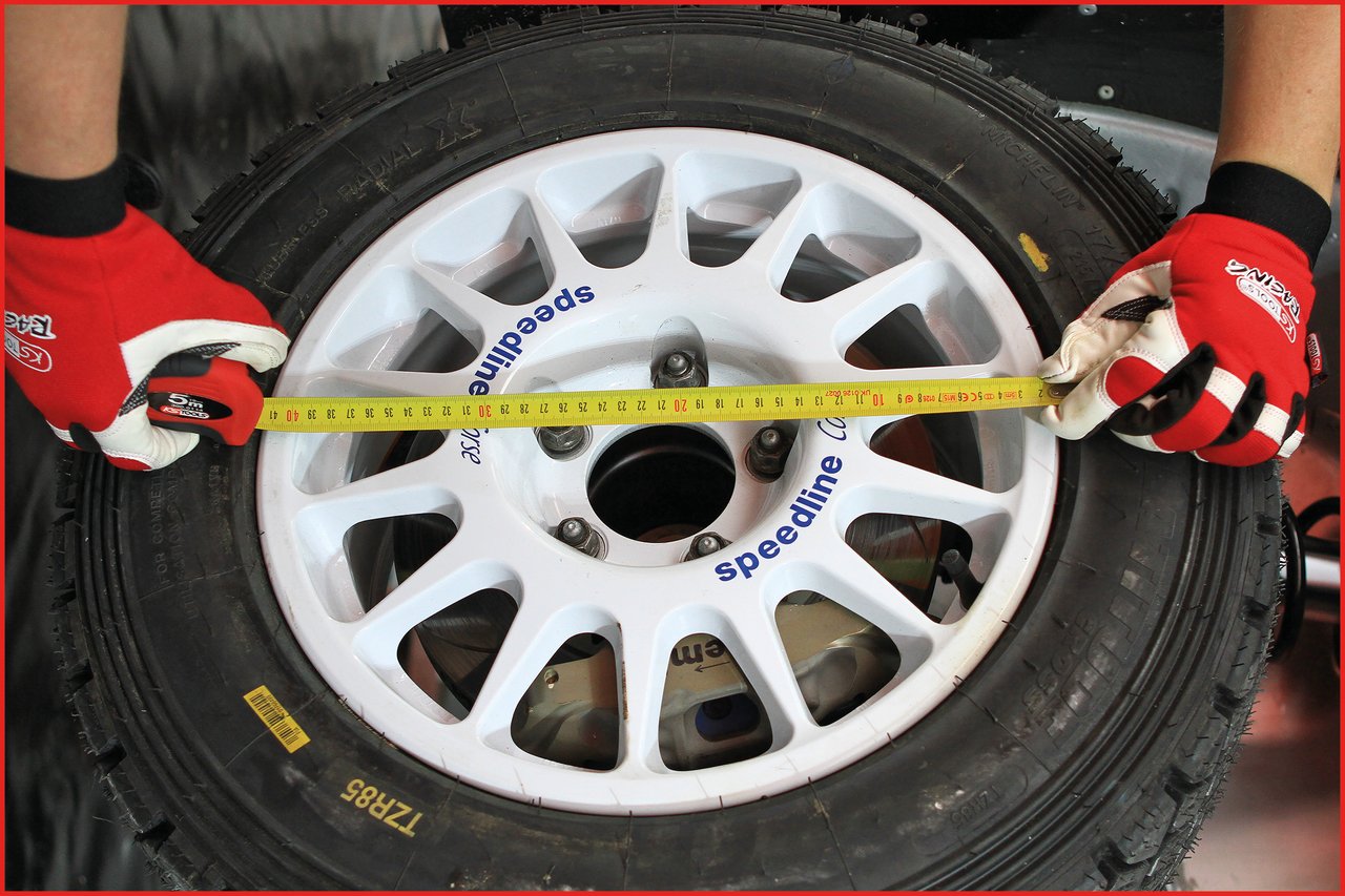 KS TOOLS Bandmaß mit Feststeller, schwarz-rot, Länge 3m KS TOOLS Bandmaß mit Feststeller, schwarz-rot, Länge 3m
