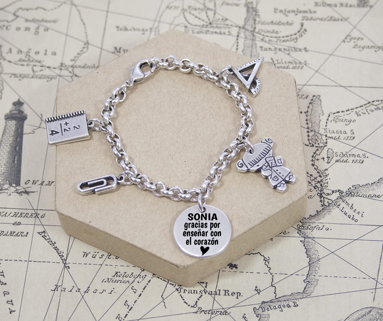 Pulsera charms PROFE. Pulsera de eslabones especial profesoras. Regalos para profesores. Ideal para regalar en fin de curso. Regalos personalizados y originales para profes.