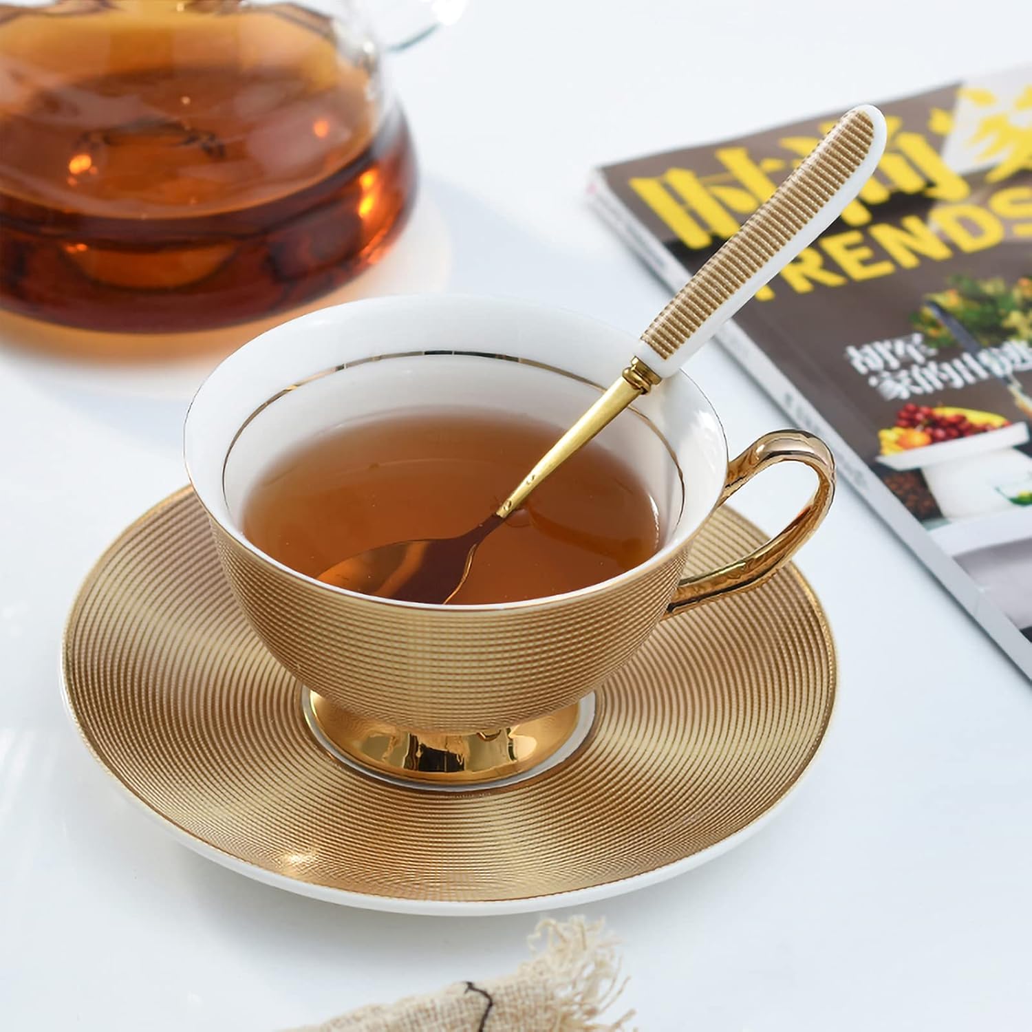 amokk Coffee Cup and Saucer Sets - 6.7 Oz Bone China Tea Cup with Saucer and Spoon - Fancy Coffee Mugs for Office, Coffee Table, Afternoon Tea (Gold)