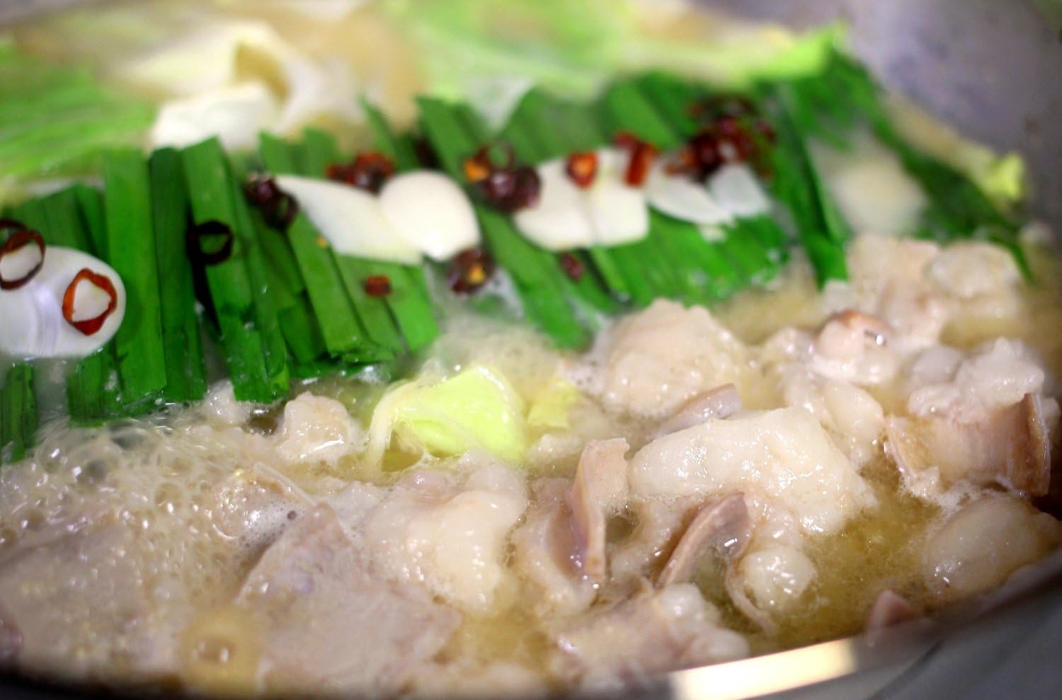 福岡の名店『えんや』の博多もつ鍋セット 白みそ味４人前