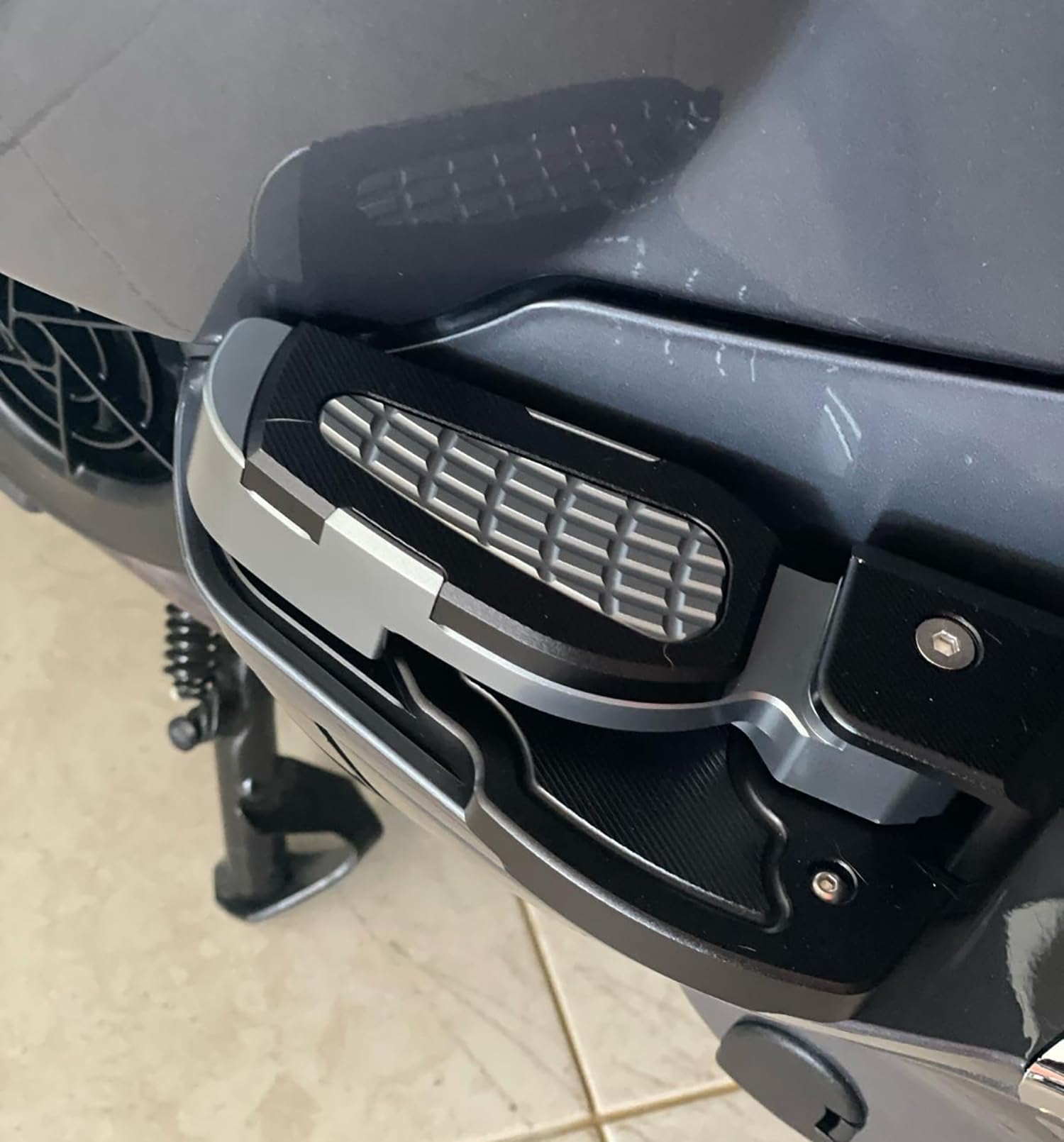 Reposapiés para Primavera Prima Sprint 125 150 2017-2022 2023 2024 Plataforma plegable para el pasajero Extensión de pedal (Negro)