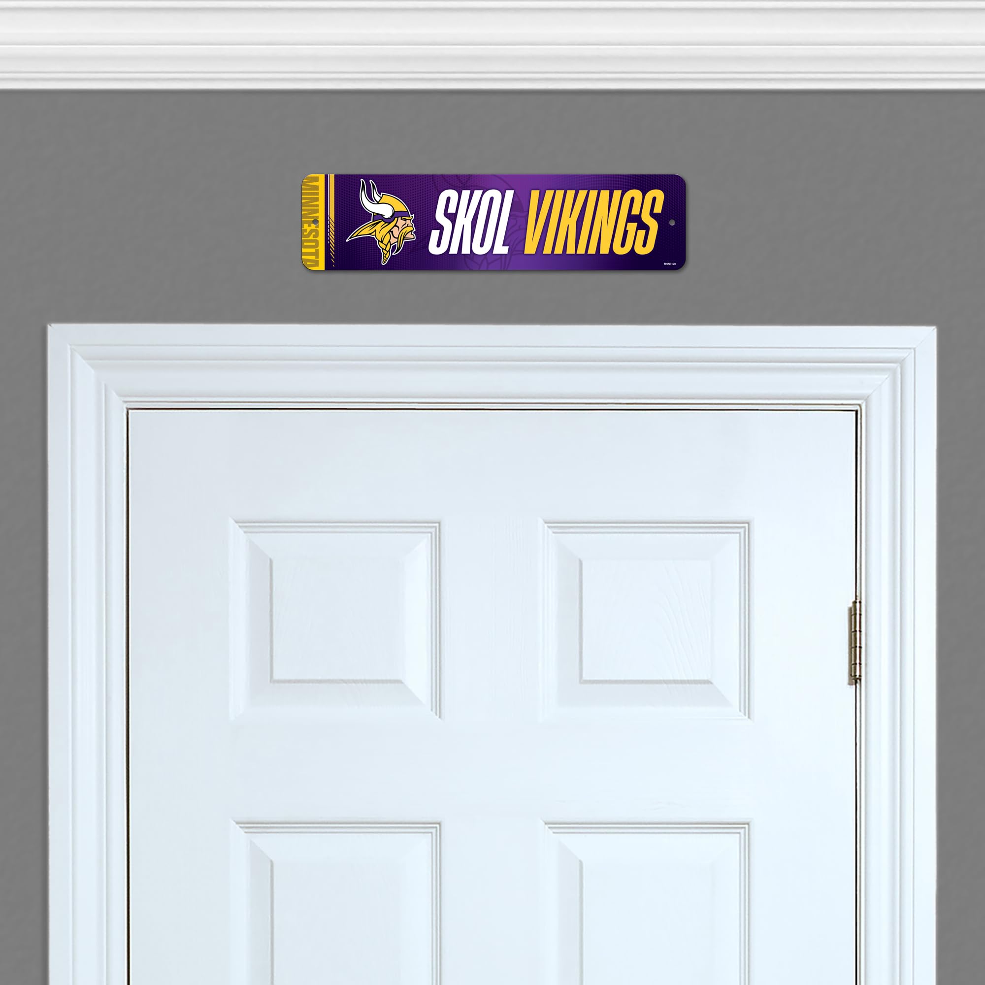 Rico Industries NFL Football Minnesota Vikings Metall-Straßenschild, 10,2 x 38,1 cm, Heimdekoration, Schlafzimmer, Büro, Männerhöhle