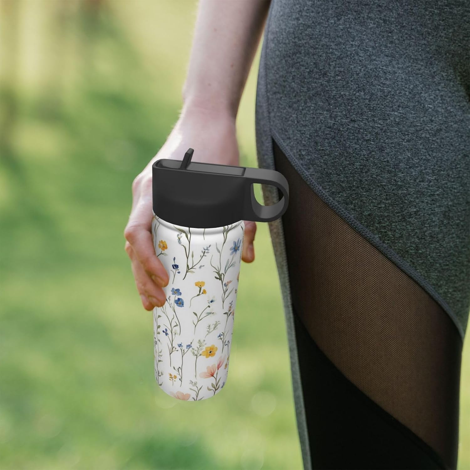 18 oz Vintage Flowers Double Wall Insulated Water Bottle with Straw and Lid, Stainless Steel Sports Bottles Spring Floral Travel Mug for Home Office