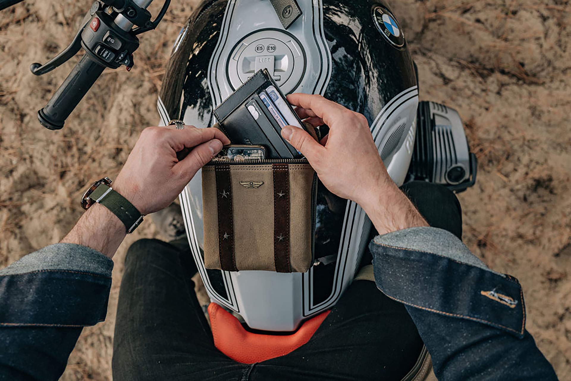 Tasche für Motorrad-Tank, magnetisch, Military – Vollnarbenleder, Vintage-Design & Veloursleder – wasserdicht & leicht – ergonomisch – langlebig