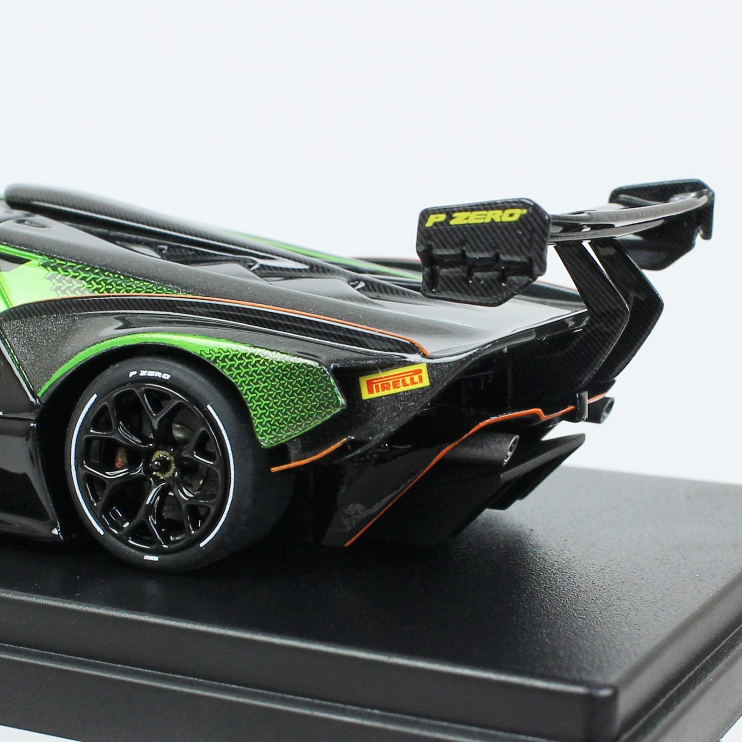 Amazon | ルックスマート 1/43 ランボルギーニ エッセンツァ SCV12 #63