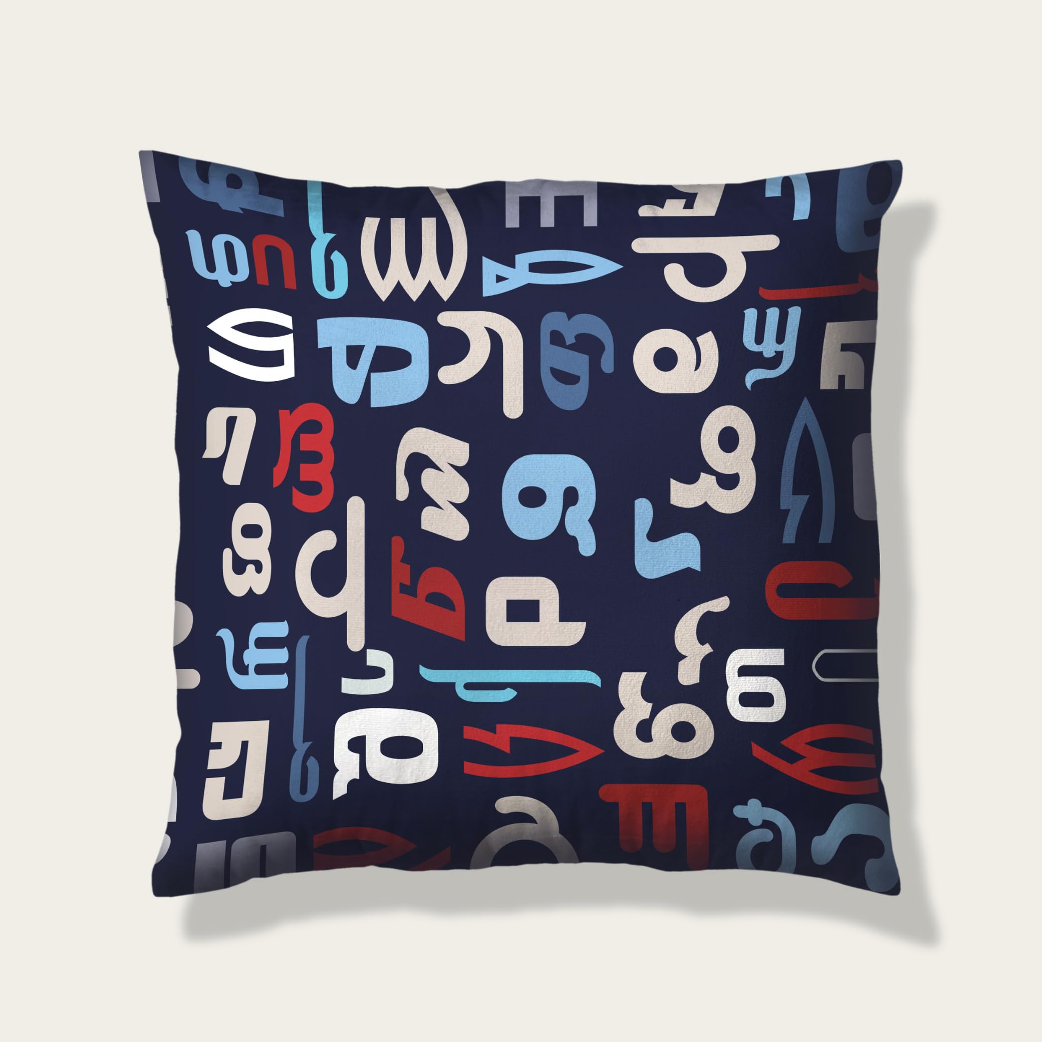 Housse de coussin velours alphabet Deda Ena pour personnaliser un fauteuil terne