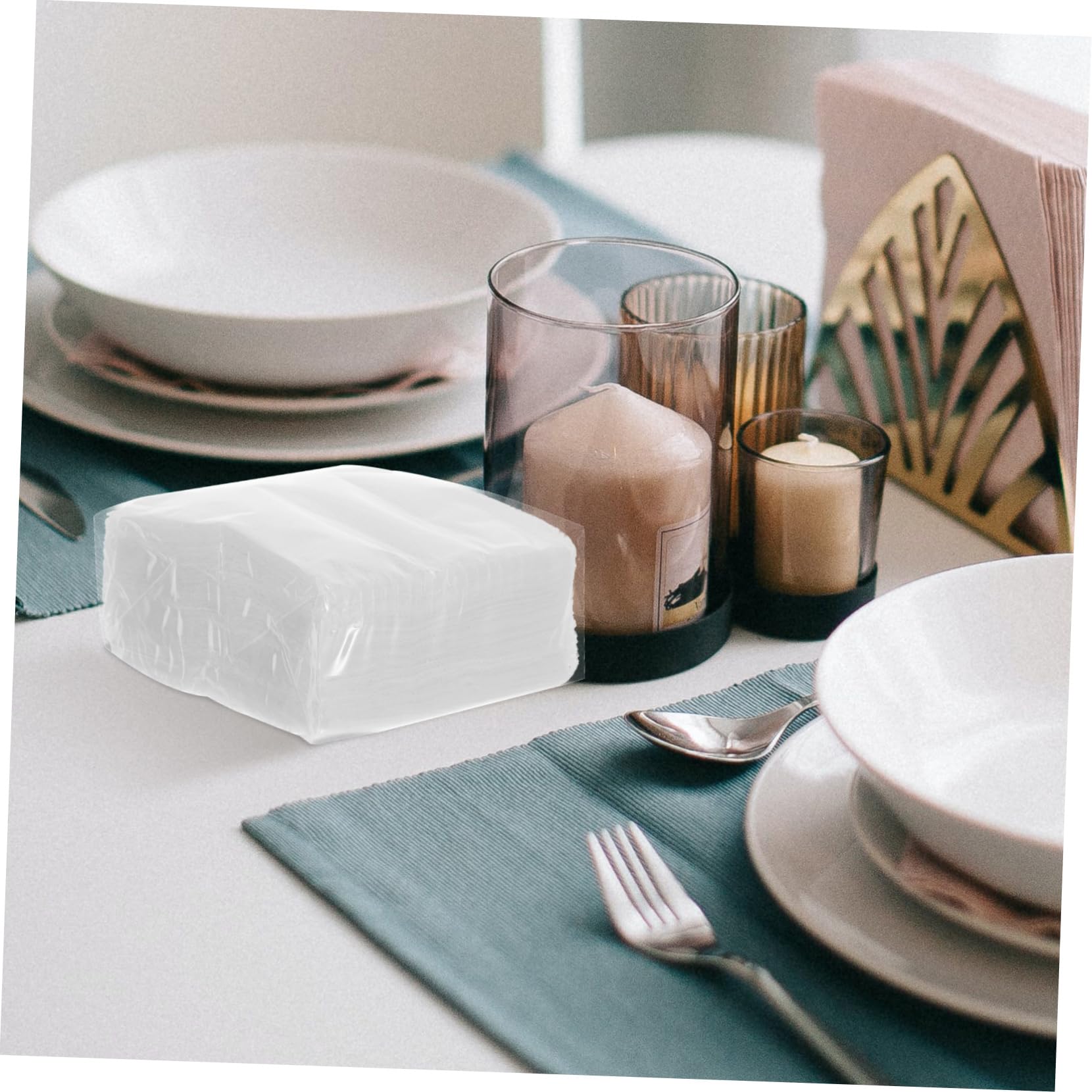 Pañuelos de Papel Blanco de 60 Hojas por Paquete, 50 Paquetes | Pasta de Celulosa, Formato Plegable, Uso Versátil en Restaurantes y Celebraciones