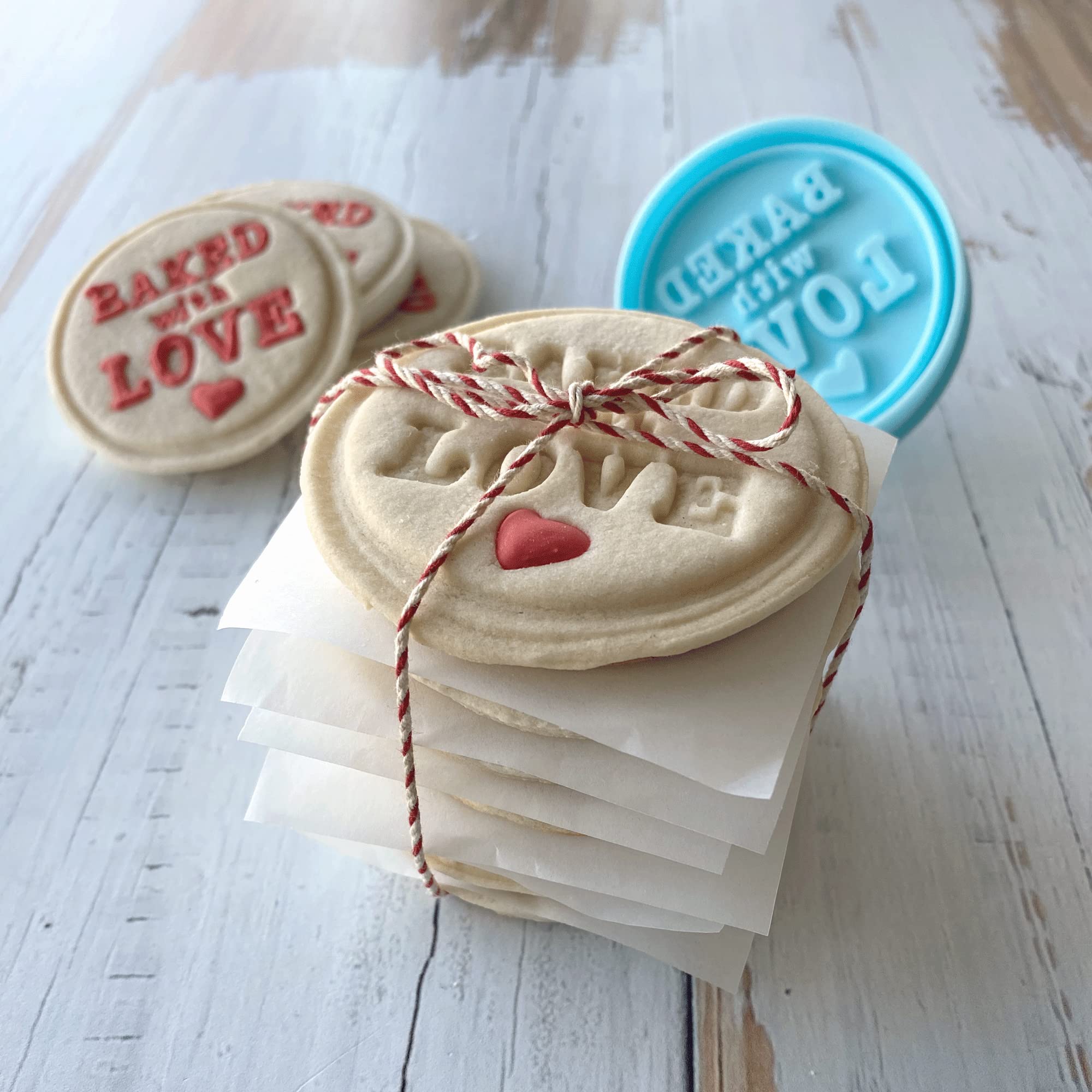 R&M International 0412 Baked with Love Pastry and Cookie Stempel, Blau, 6,3 cm