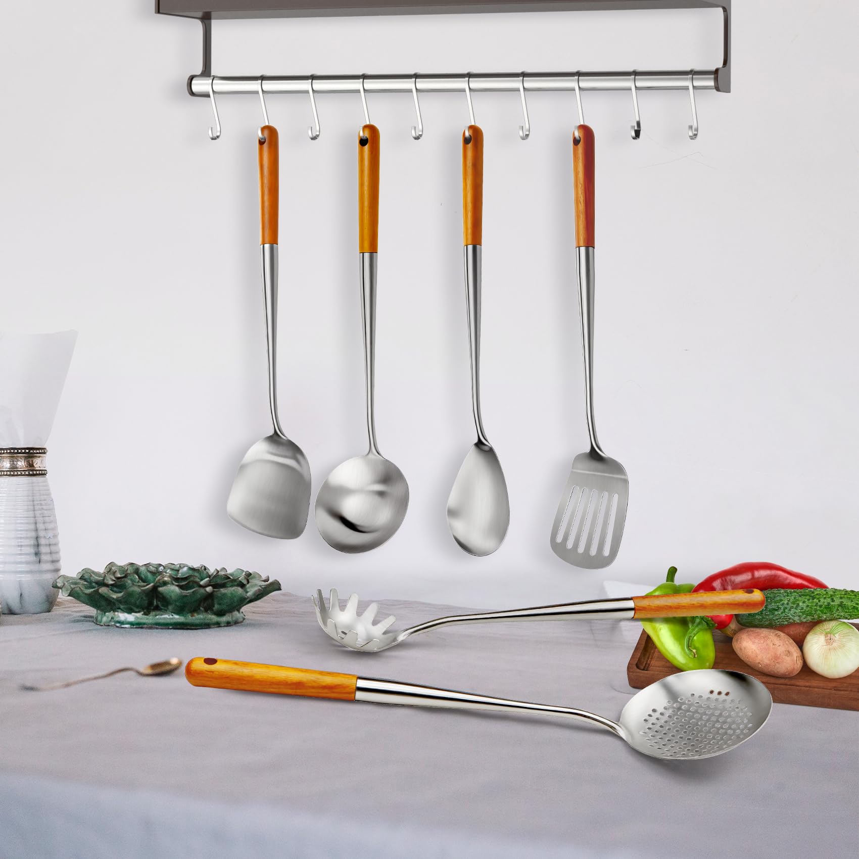 Set di 6 utensili da cucina commerciali in acciaio inox con manici in legno, set di utensili da cucina lunghi in metallo, include spatola wok, mestolo, schiumarola, spatola scanalata, cucchiaio per