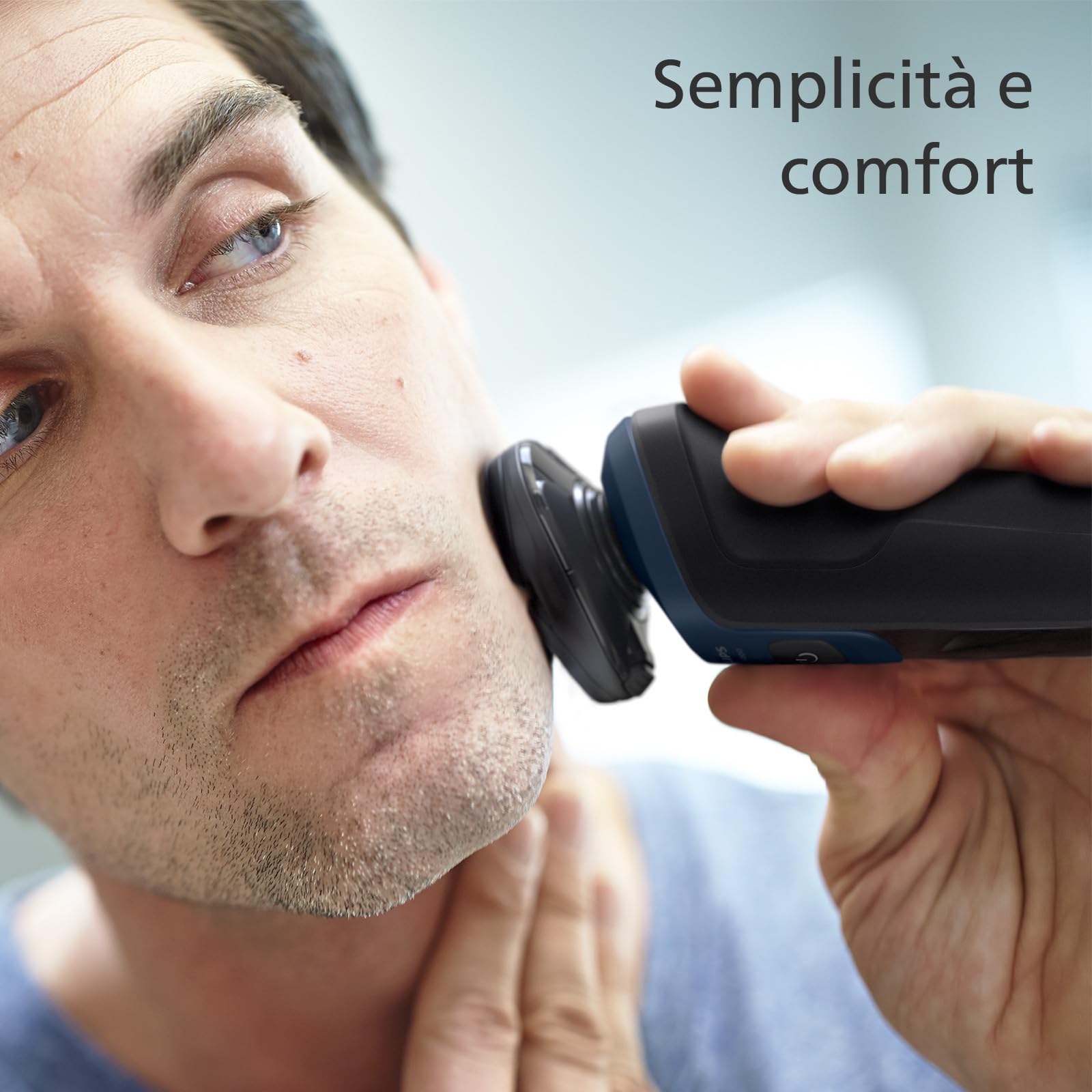 Rasoio elettrico Philips serie 5000 - Rasoio elettrico da uomo Wet & Dry in blu metallizzato con rifinitore di precisione e custodia da viaggio morbida (modello S5465/18)