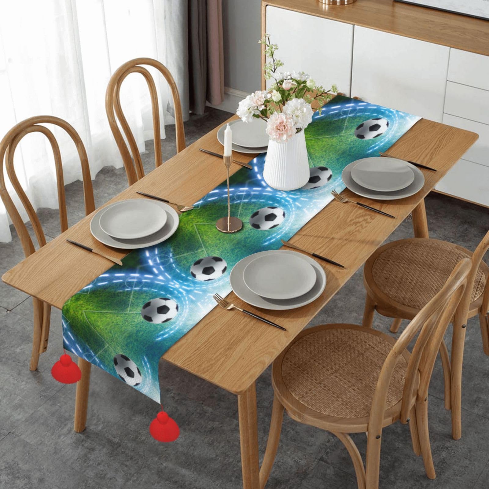 Chemin de table en macramé avec pompons faits main pour salle à manger