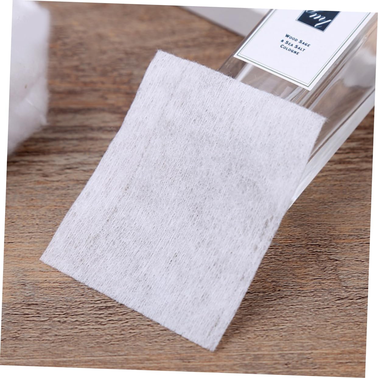 IWOWHERO 400pcs Boxed Cotton Pads for Face Makeup Clean Pads Absorbent Disposable Organic Cotton Rounds