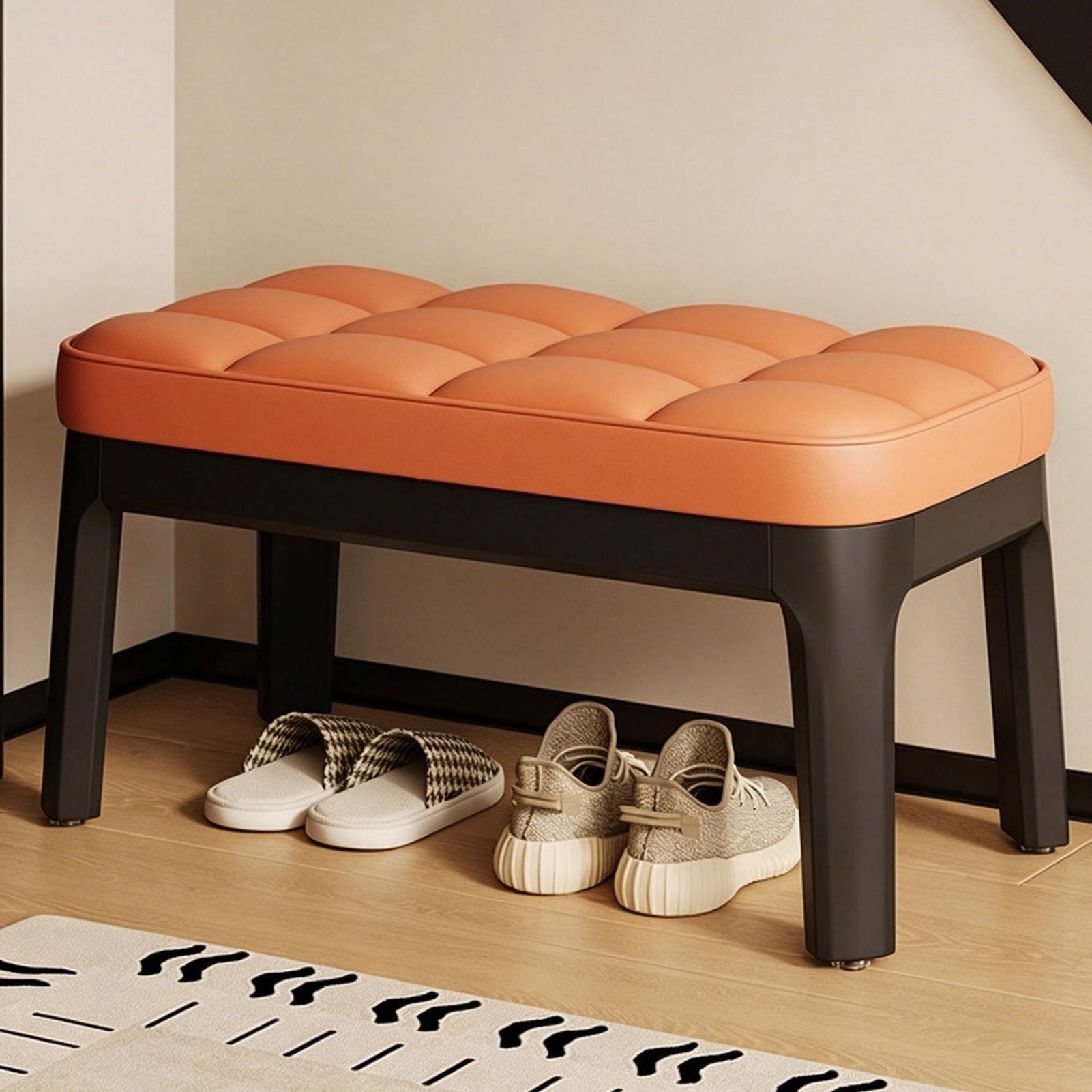 Banc en bois massif et similicuir au design intemporel