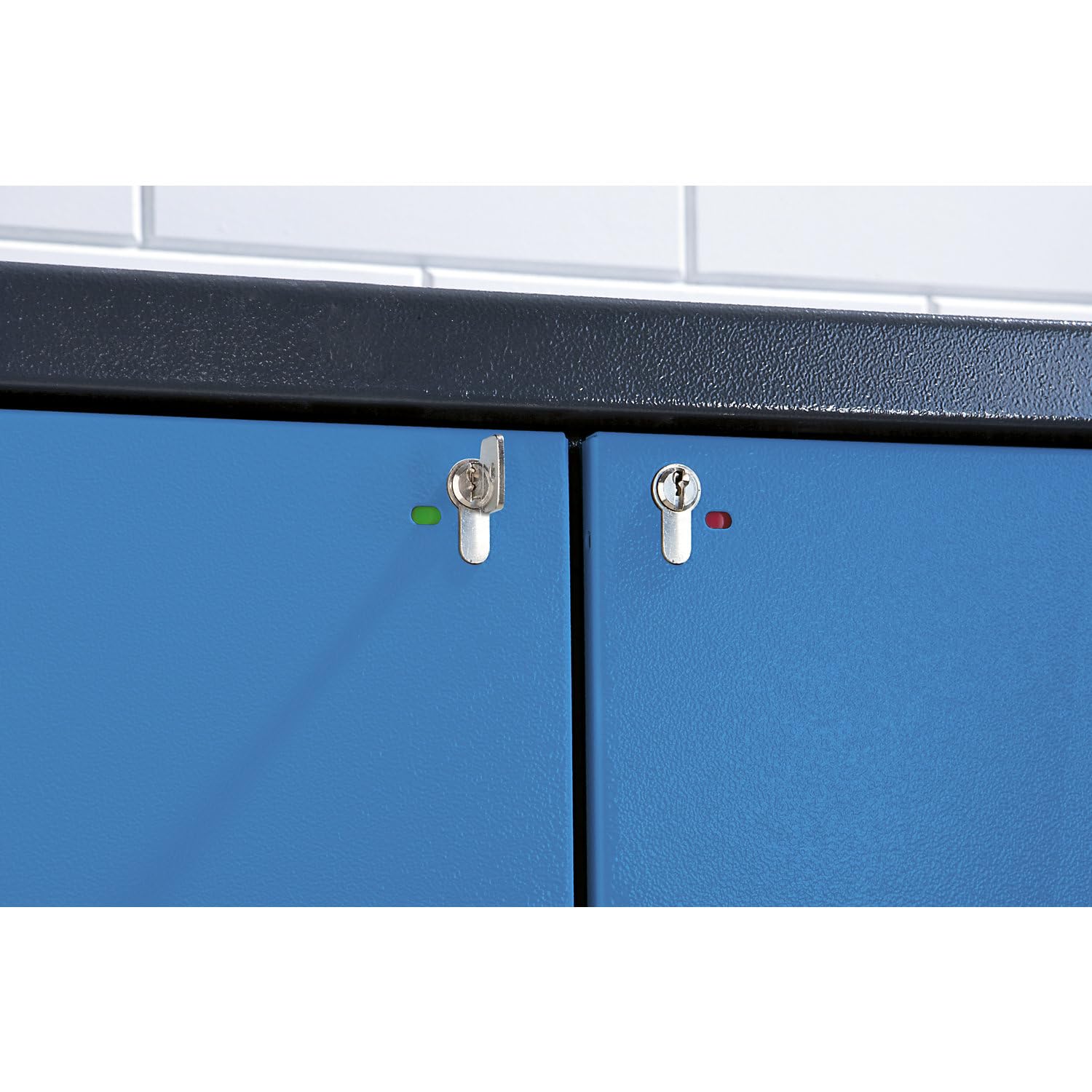 eurokraft pro | Feuerbeständiger Gefahrstoffschrank Typ 90